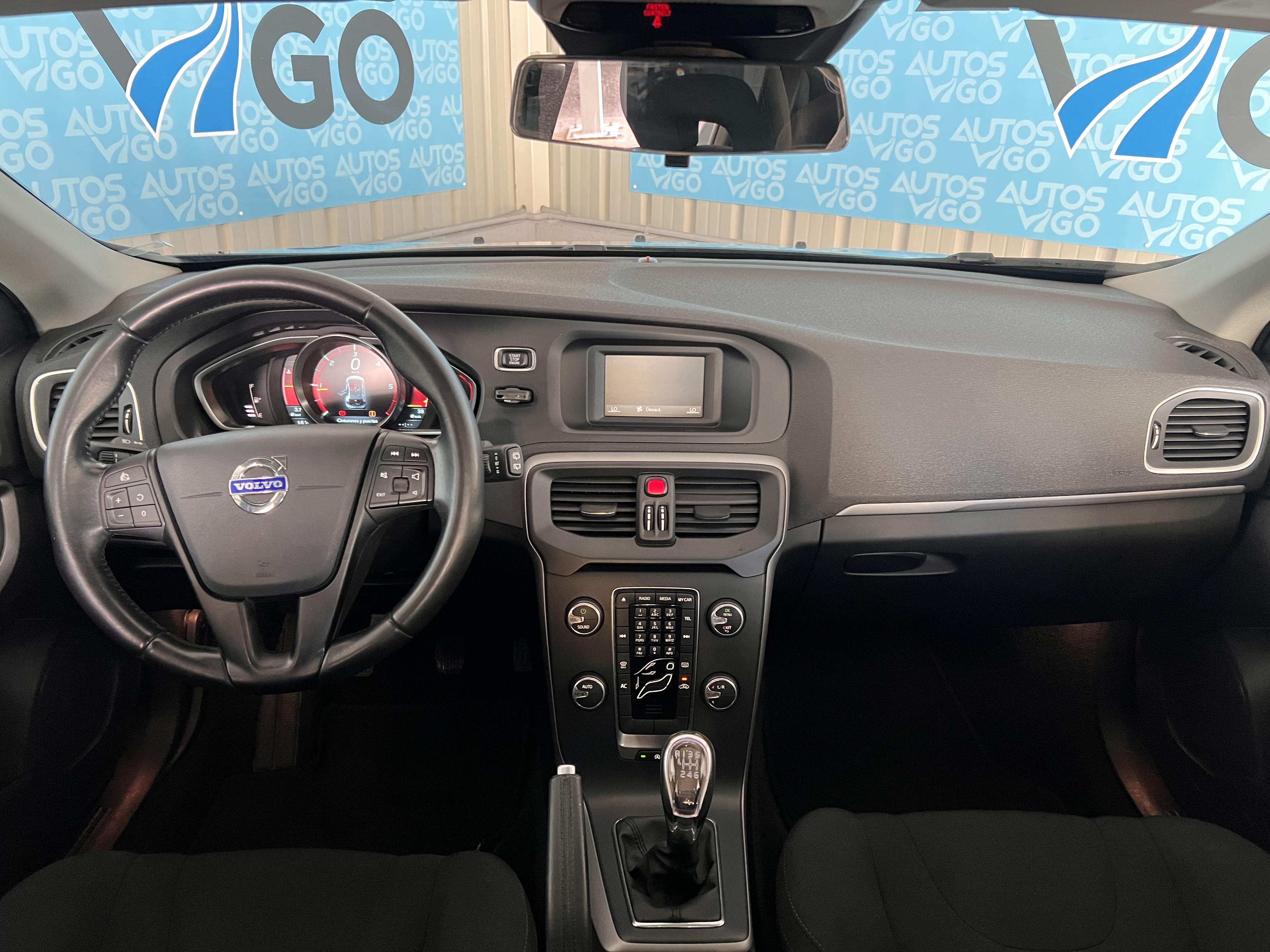 VOLVO V40 D2 MOMENTUM - Imagen 5