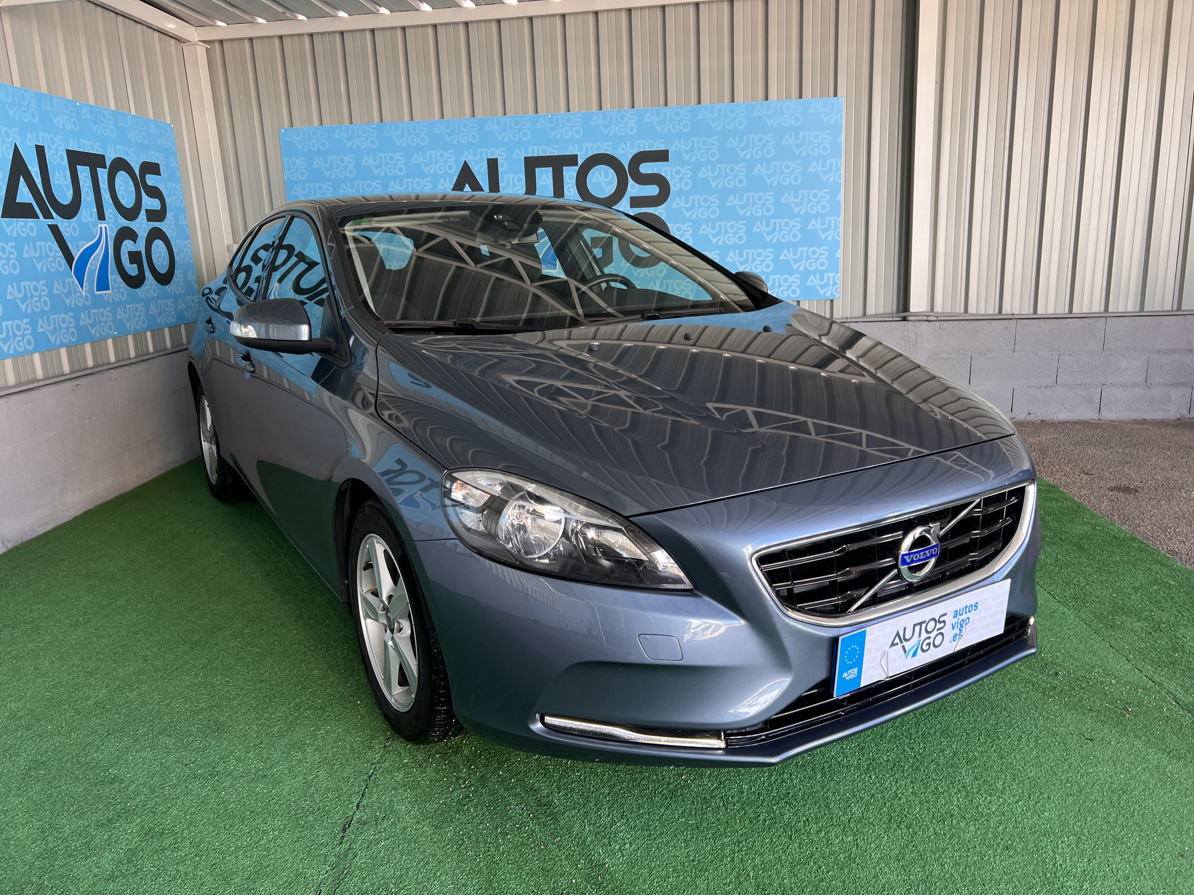 VOLVO V40 D2 MOMENTUM - Imagen 3