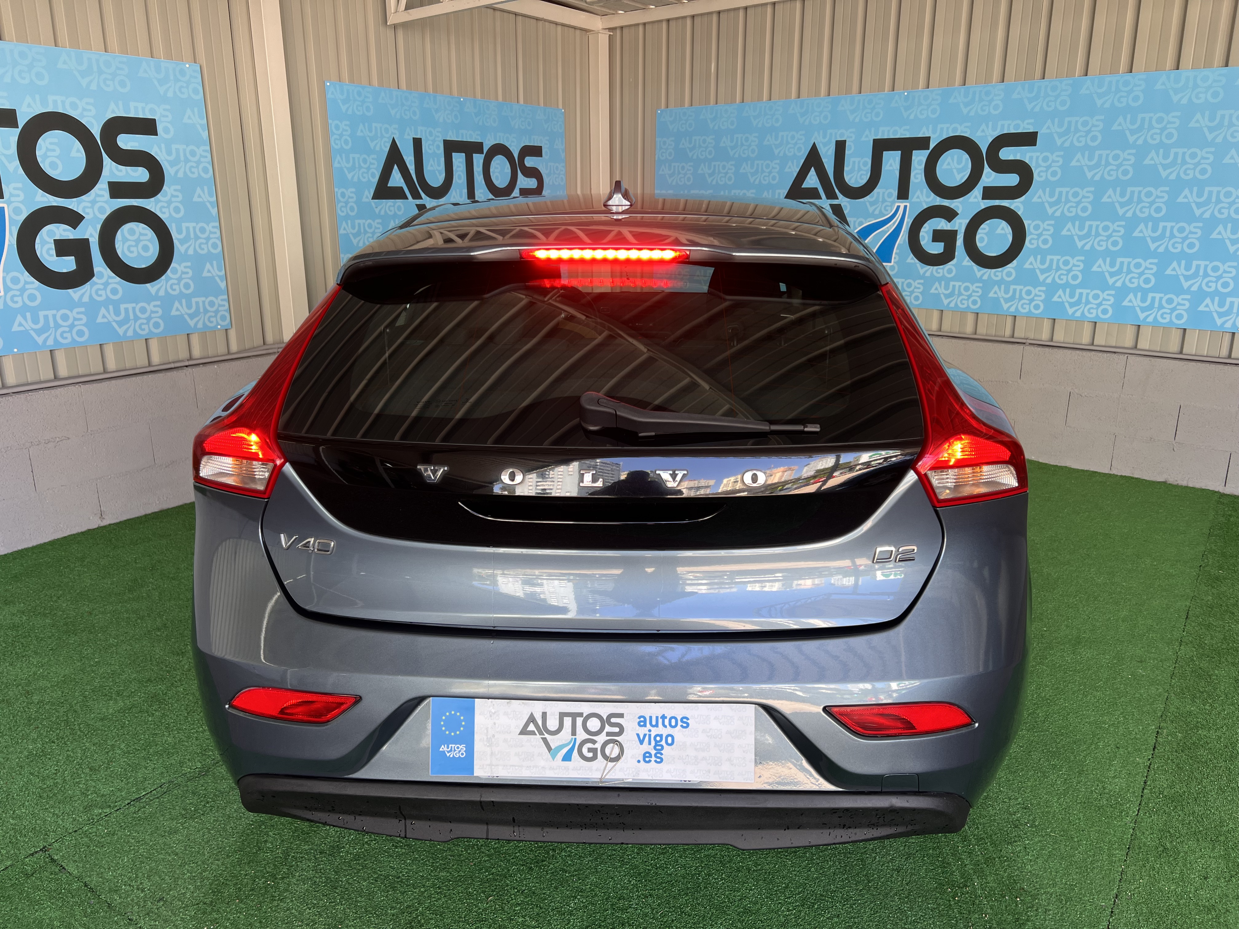 VOLVO V40 D2 MOMENTUM - Imagen 4