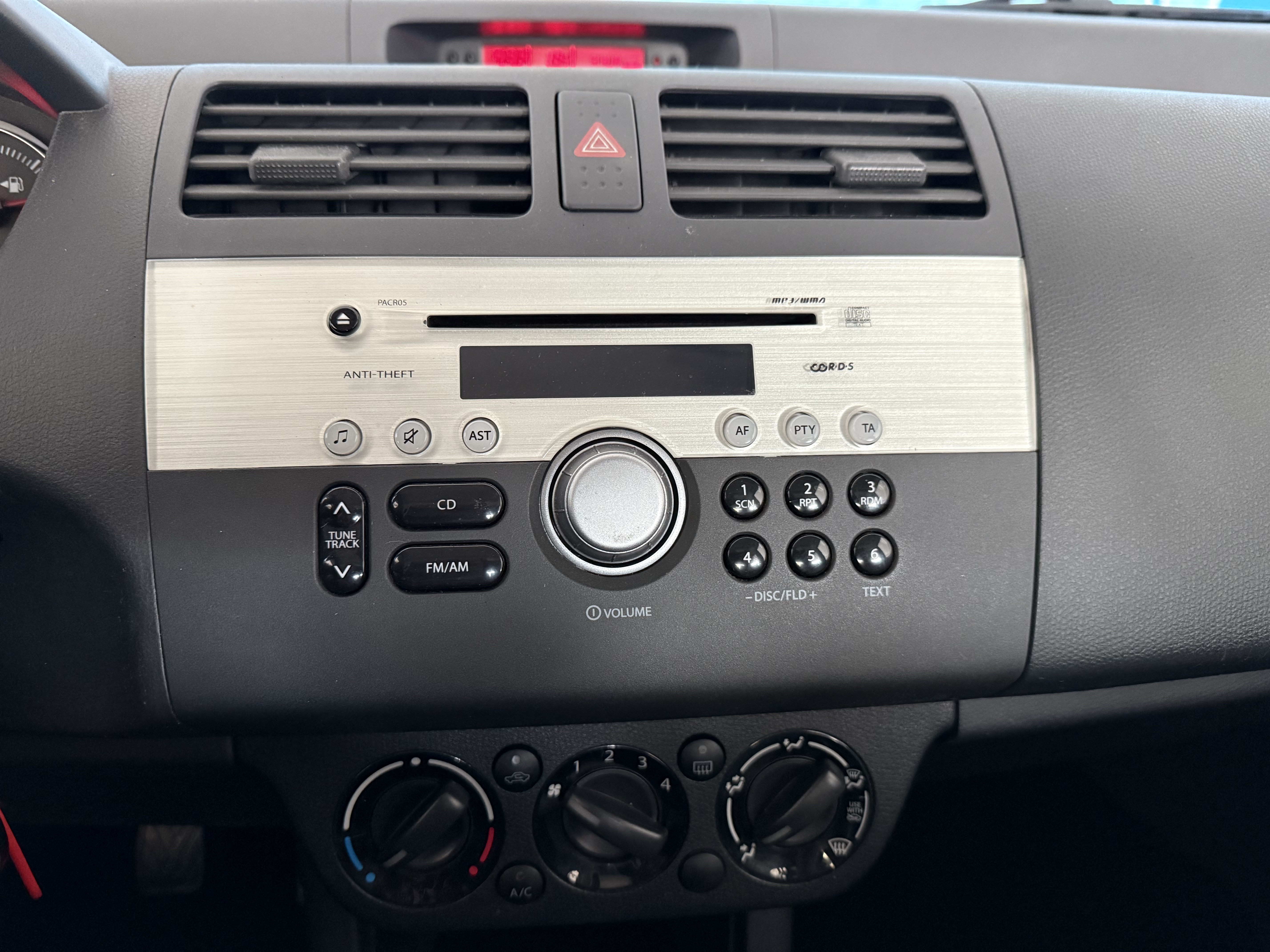 SUZUKI SWIFT 1.3 GASOLINA 90CV - Imagen 10