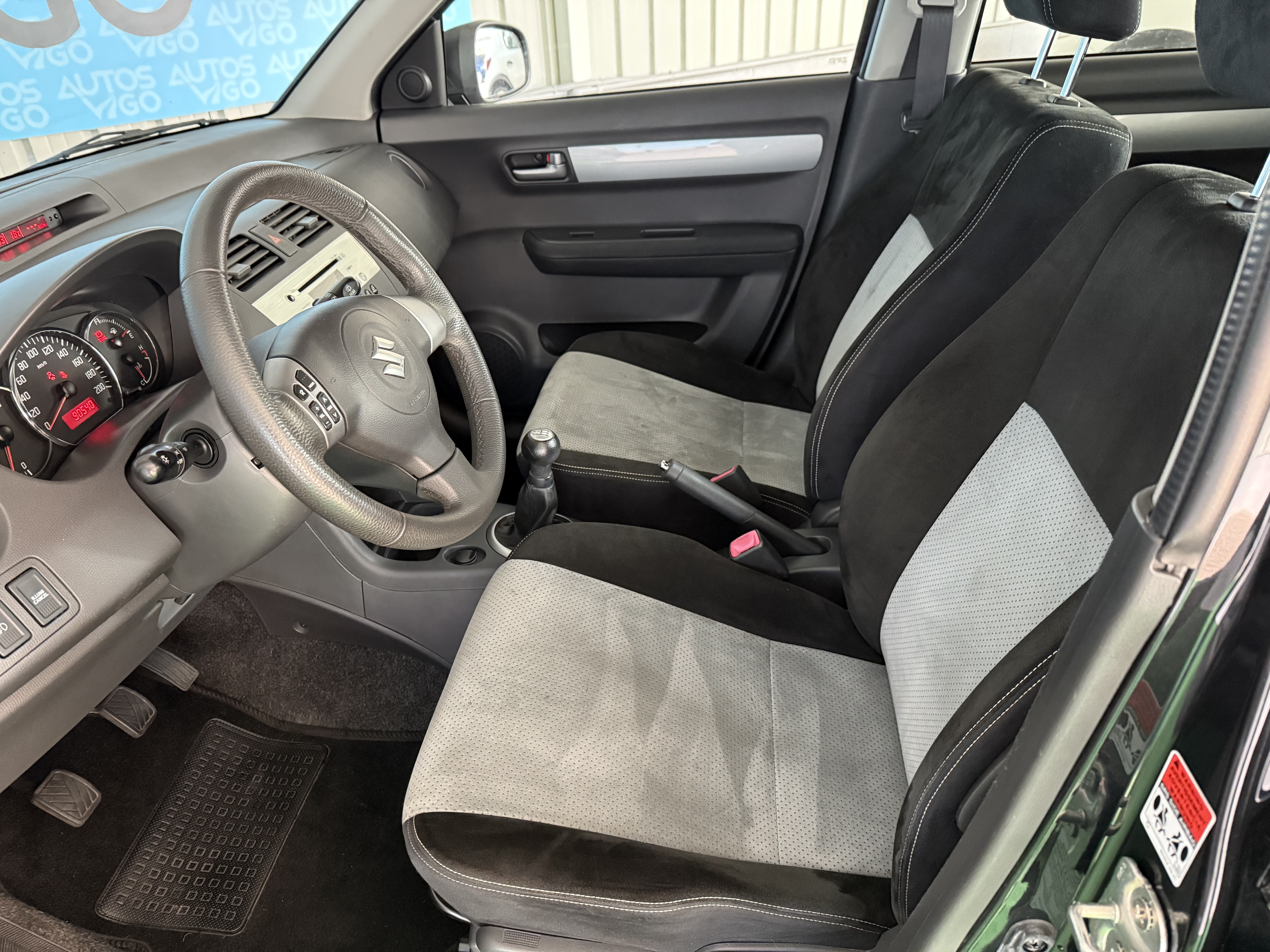 SUZUKI SWIFT 1.3 GASOLINA 90CV - Imagen 6