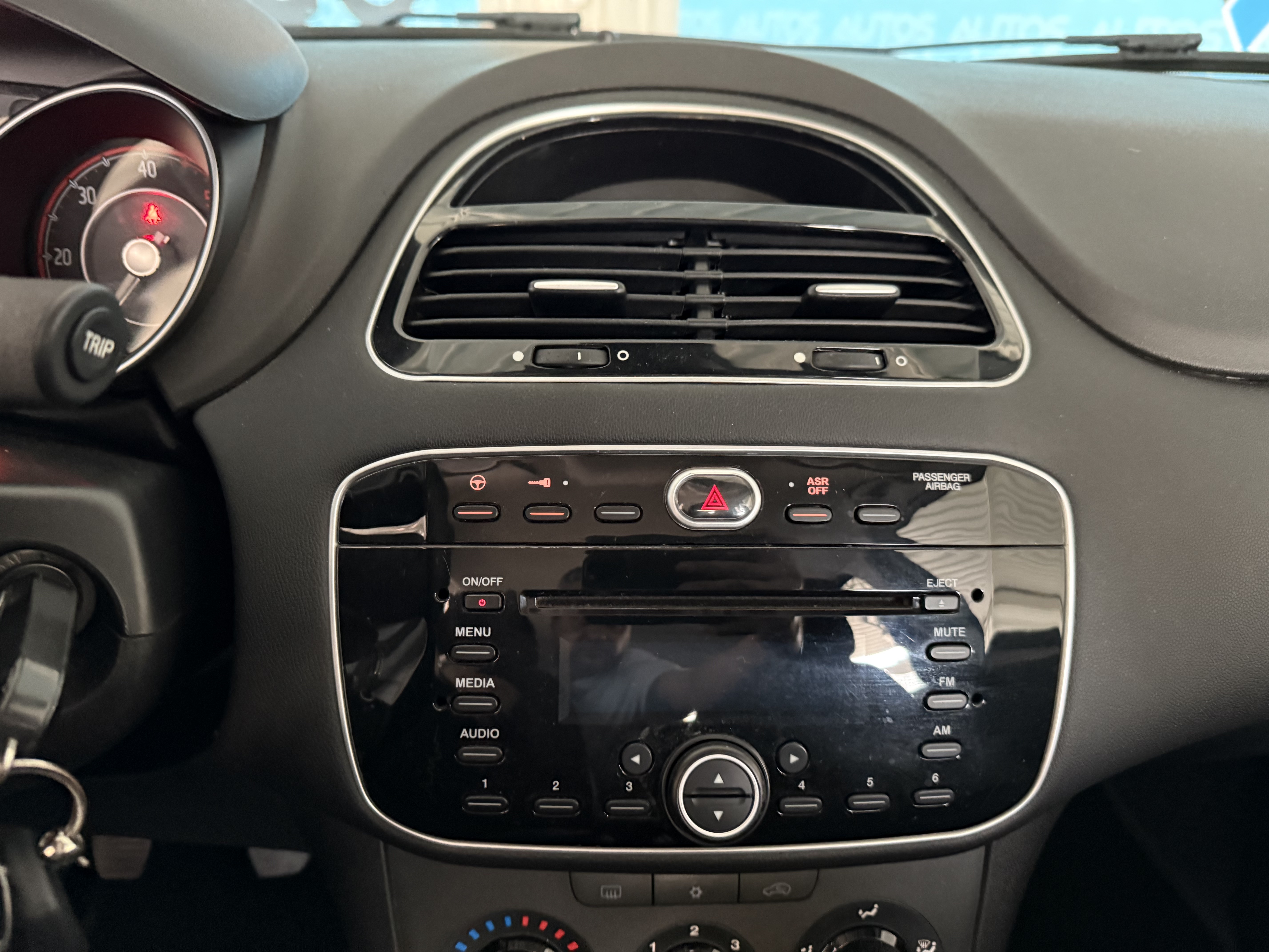 FIAT GRANDE PUNTO 1.3 JTD 75CV - Imagen 9