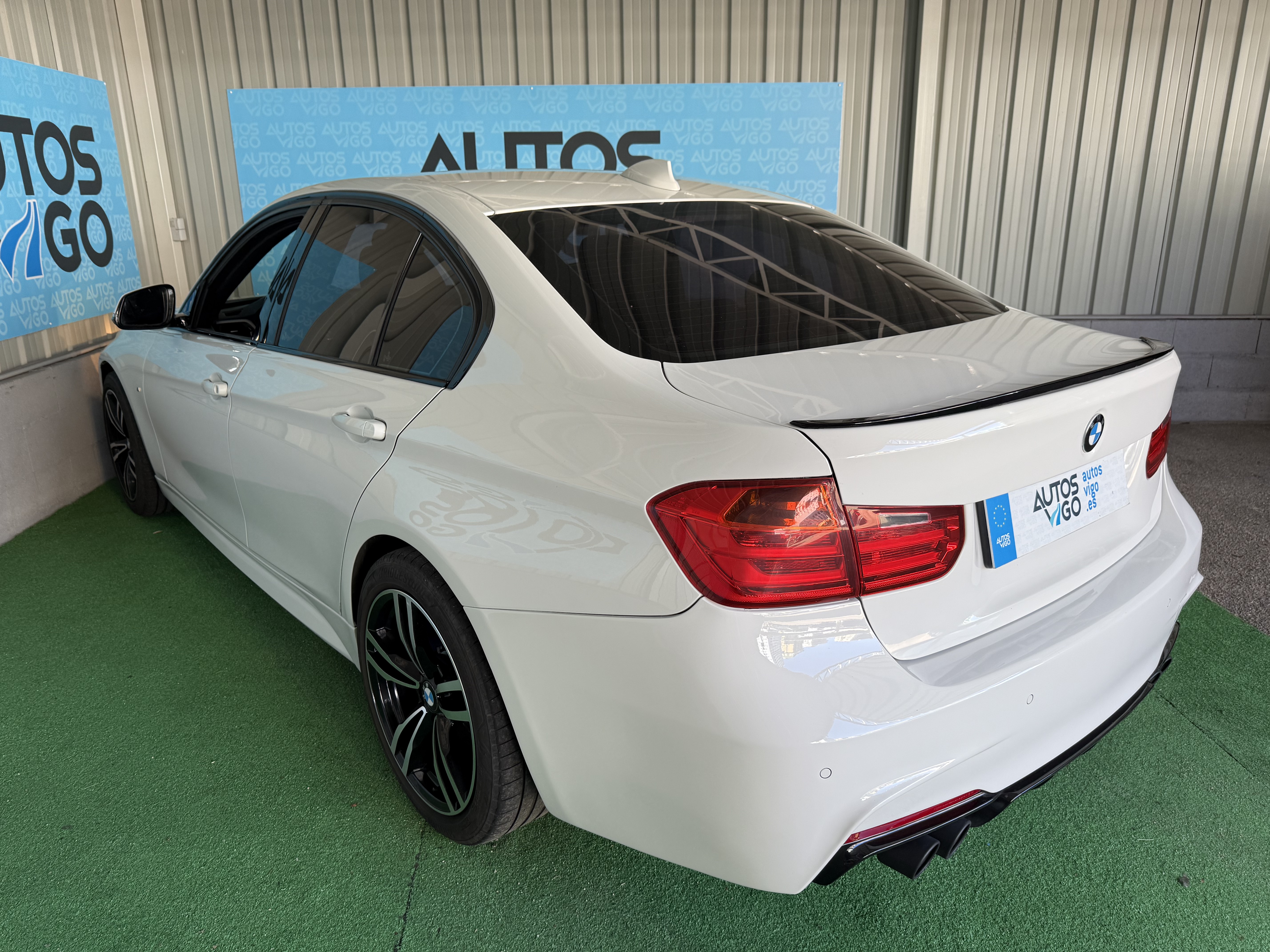 BMW 318D PAQUETE M 143CV - Imagen 4