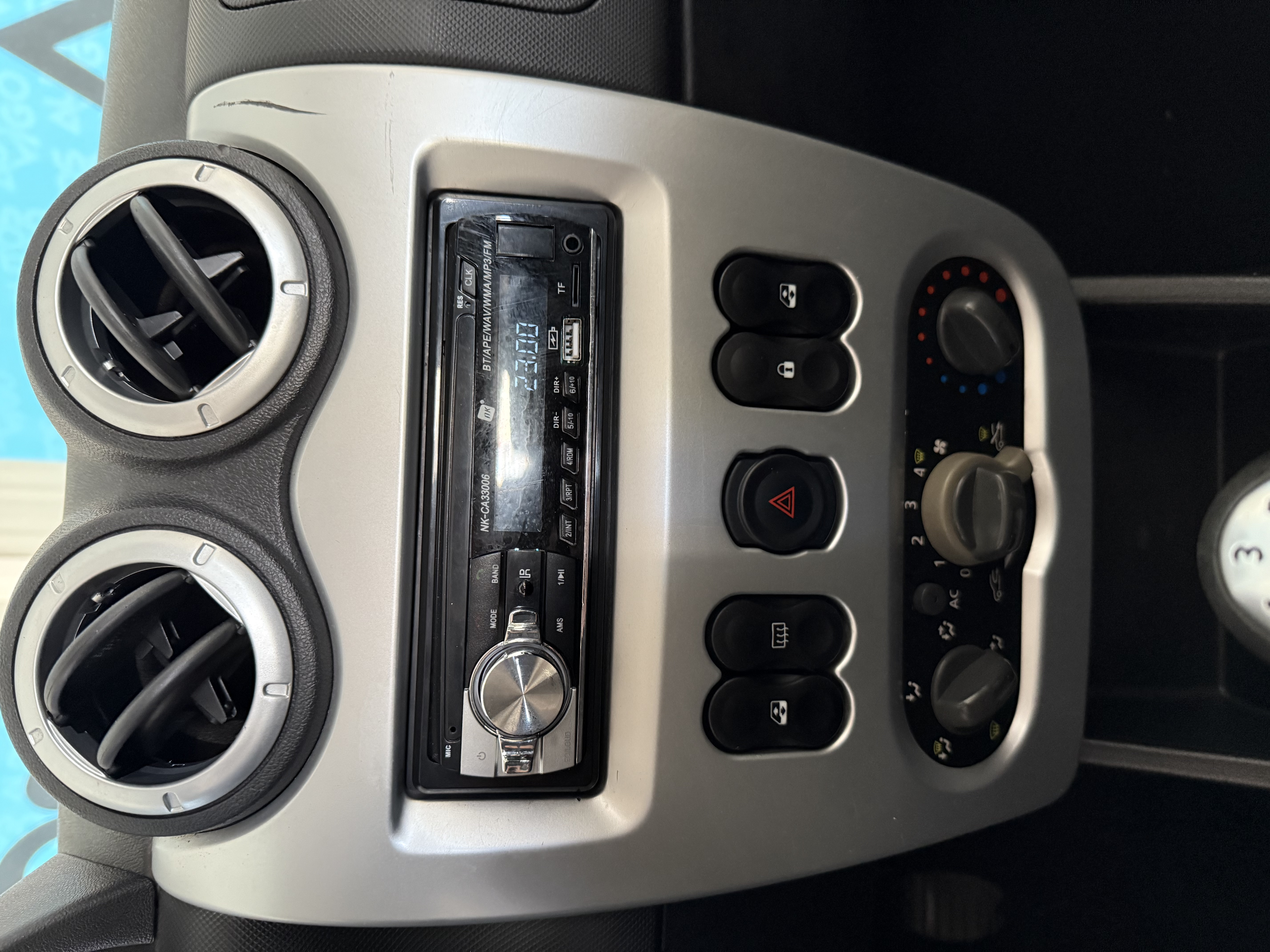 DACIA SANDERO 1.2 GASOLINA 75CV - Imagen 10