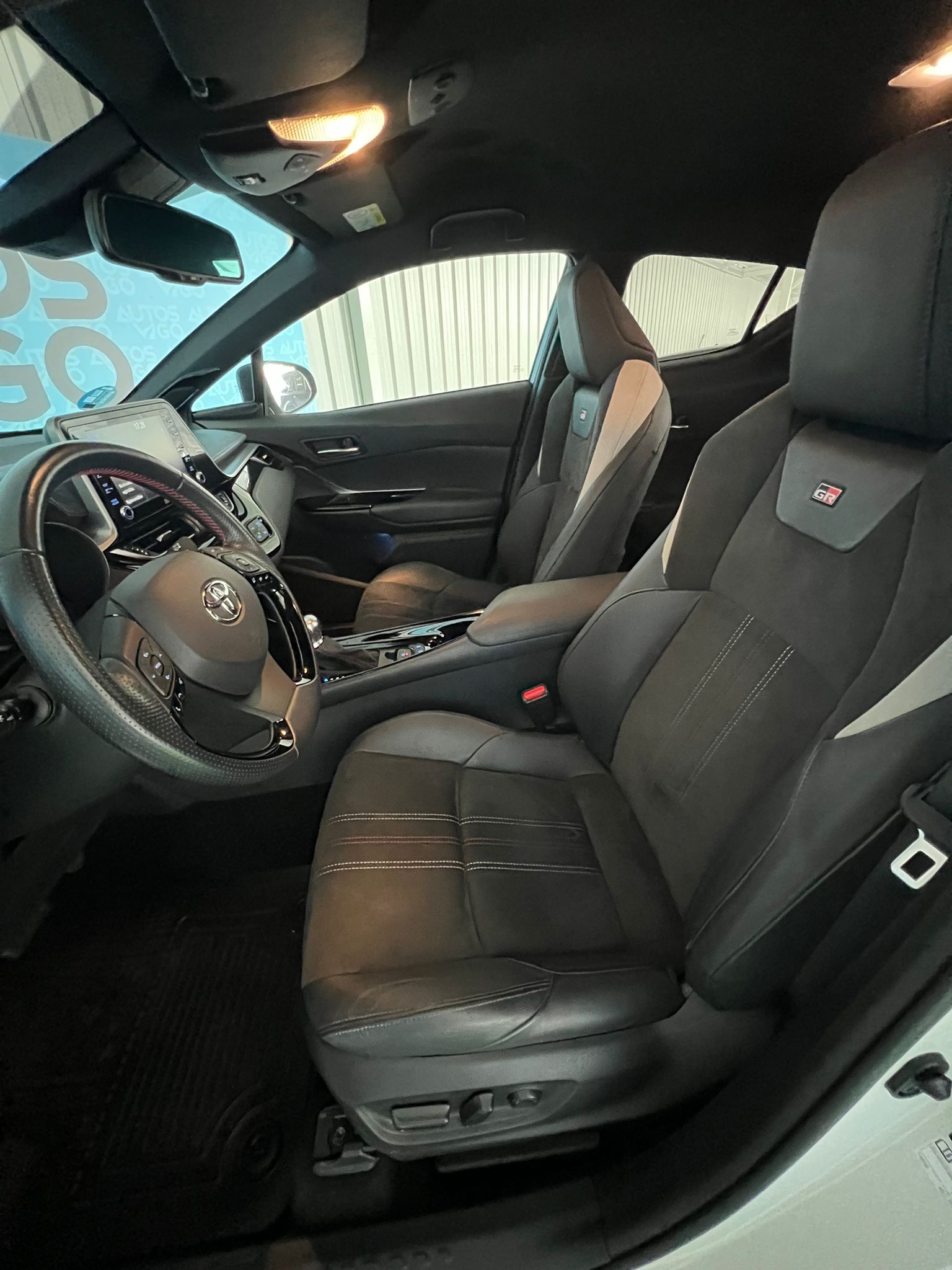 Toyota C-HR GR Sport 180H Hybrid - Imagen 11
