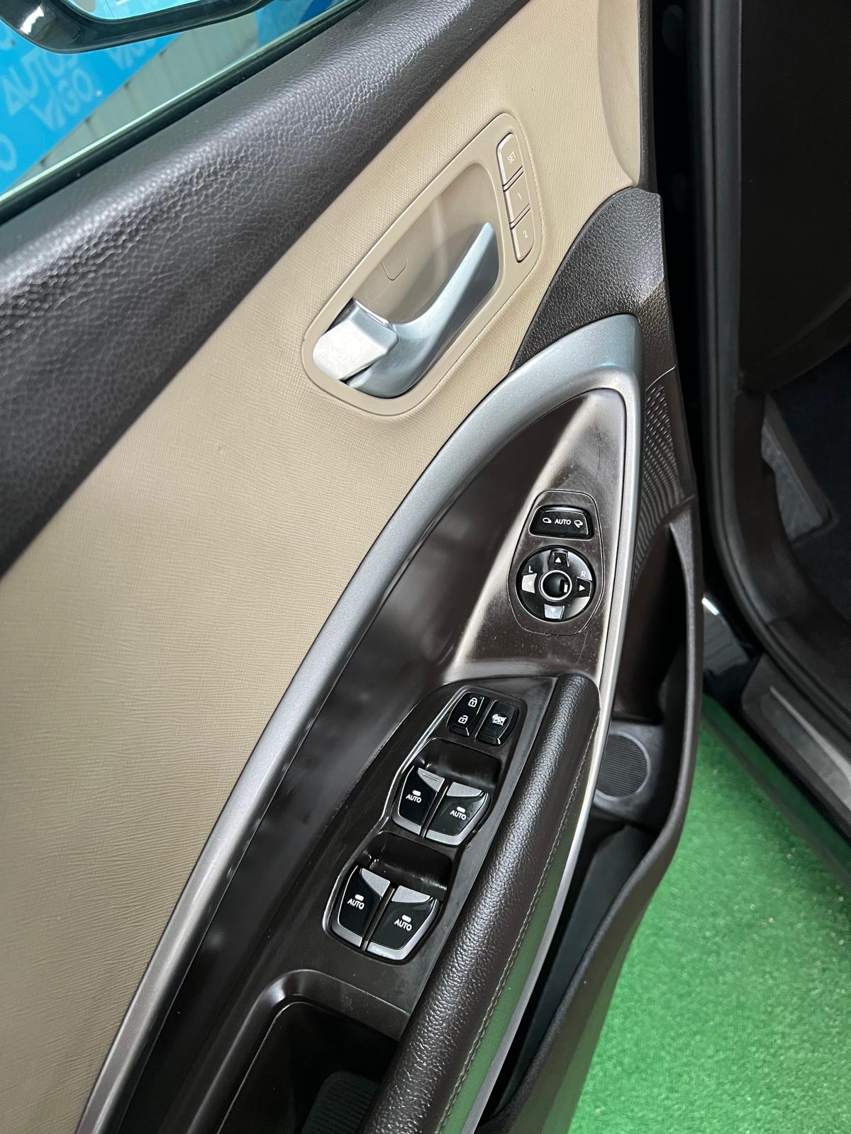 Hyundai Santa Fe 2.2 CRDi 4x4 Automático 7 Plazas - Imagen 13