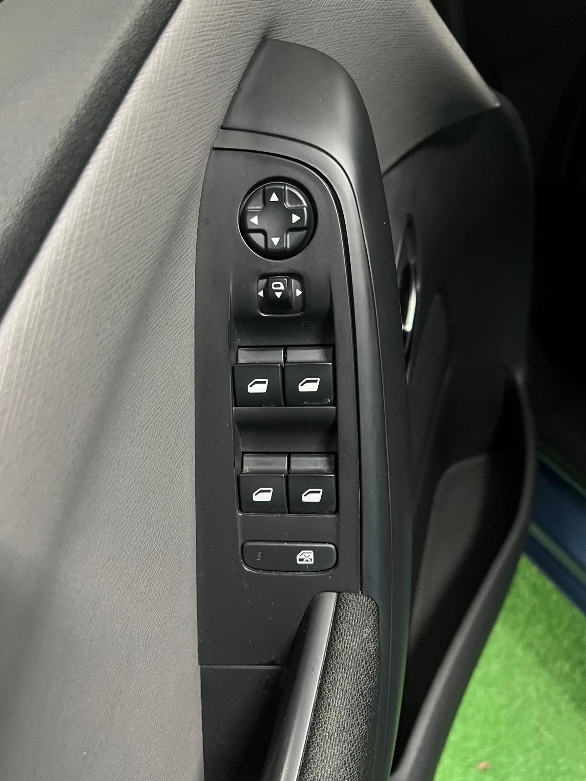 Citroën C4 Picasso 1.6 HDi 116 CV | Año 2014 - Imagen 11