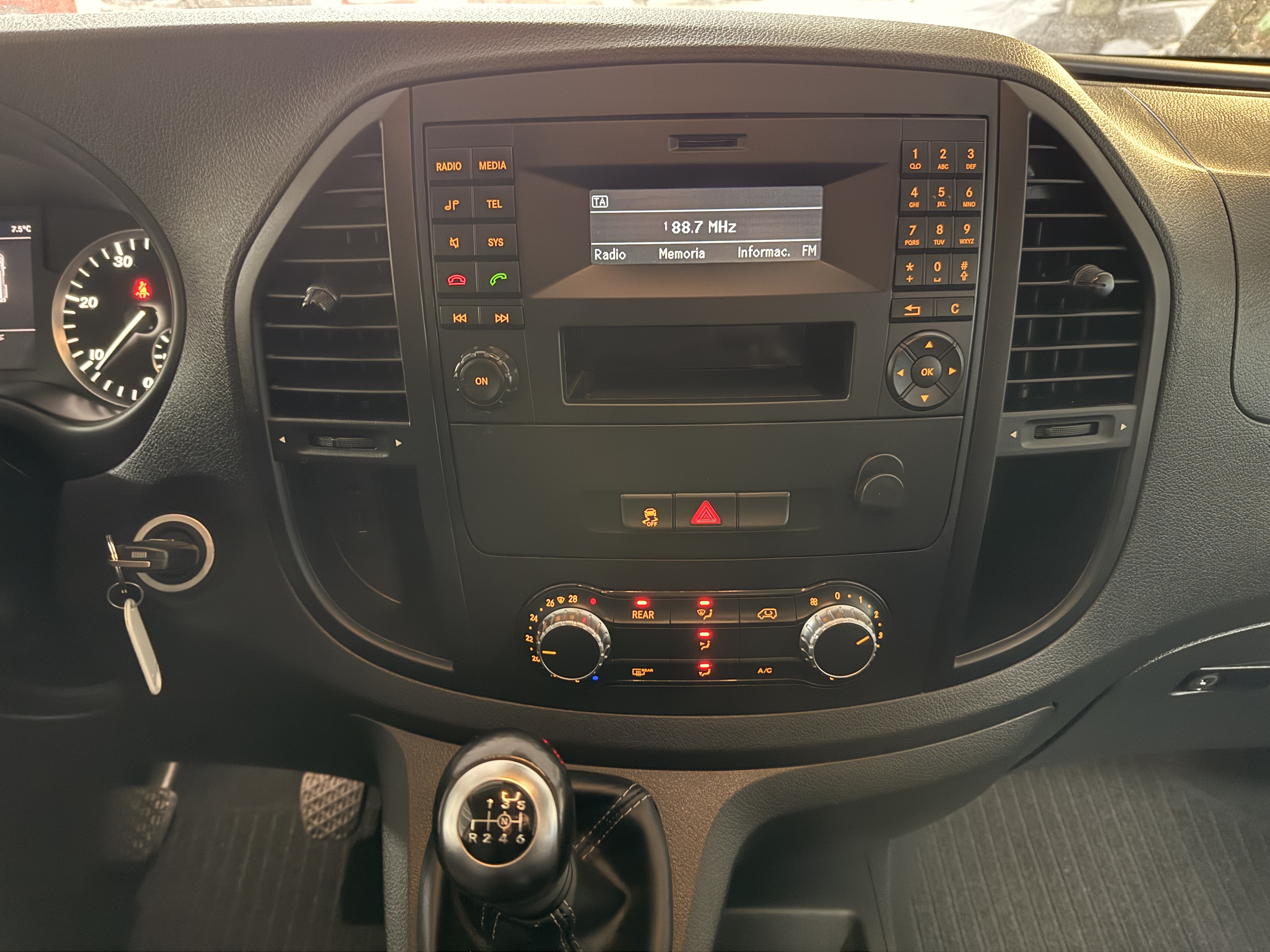 MERCEDES BENZ VITO TOURER 2.2 CDI 136CV (8 PLAZAS) - Imagen 10