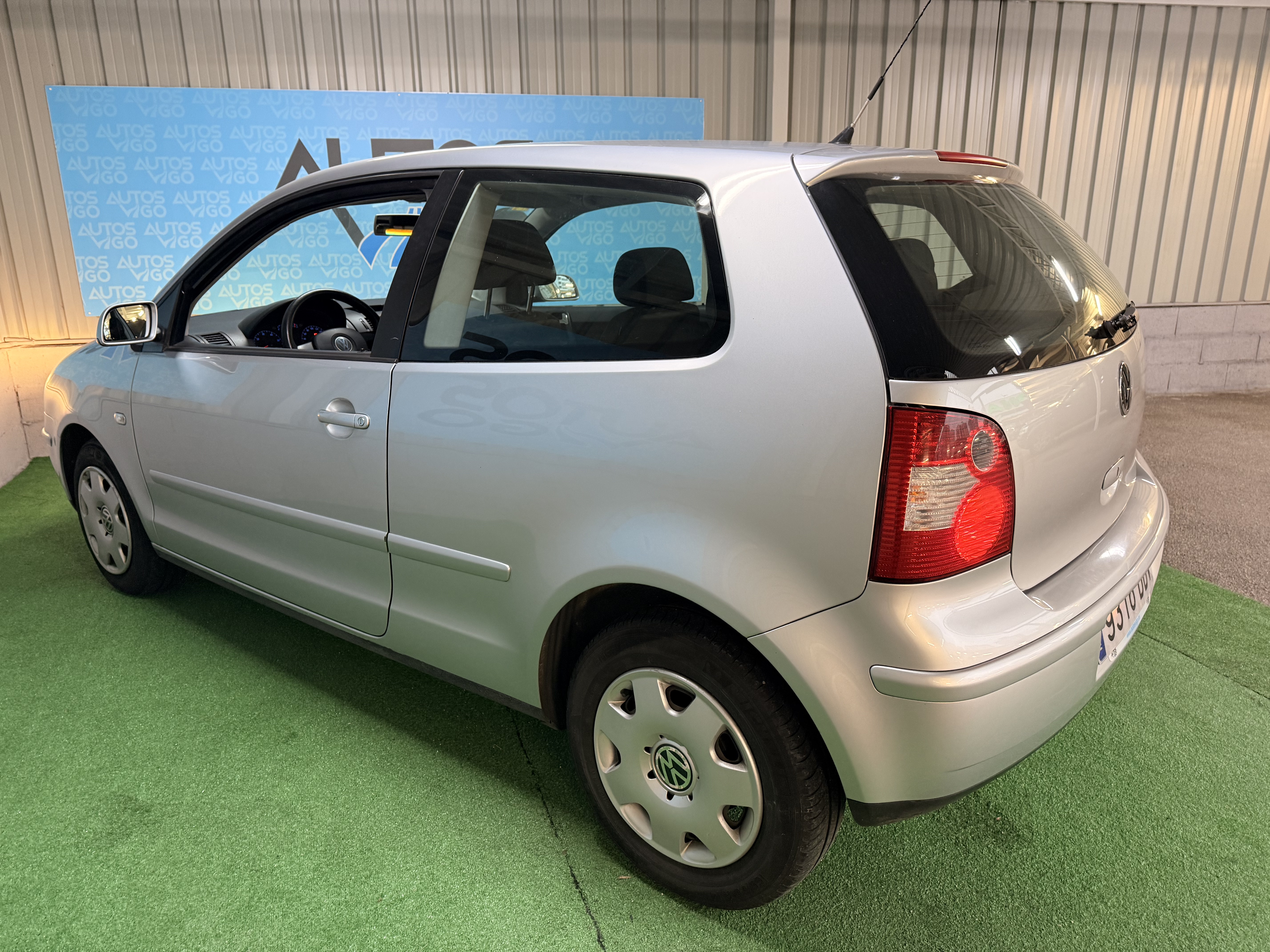 VOLKSWAGEN POLO  1.4 GASOLINA 75CV - Imagen 4