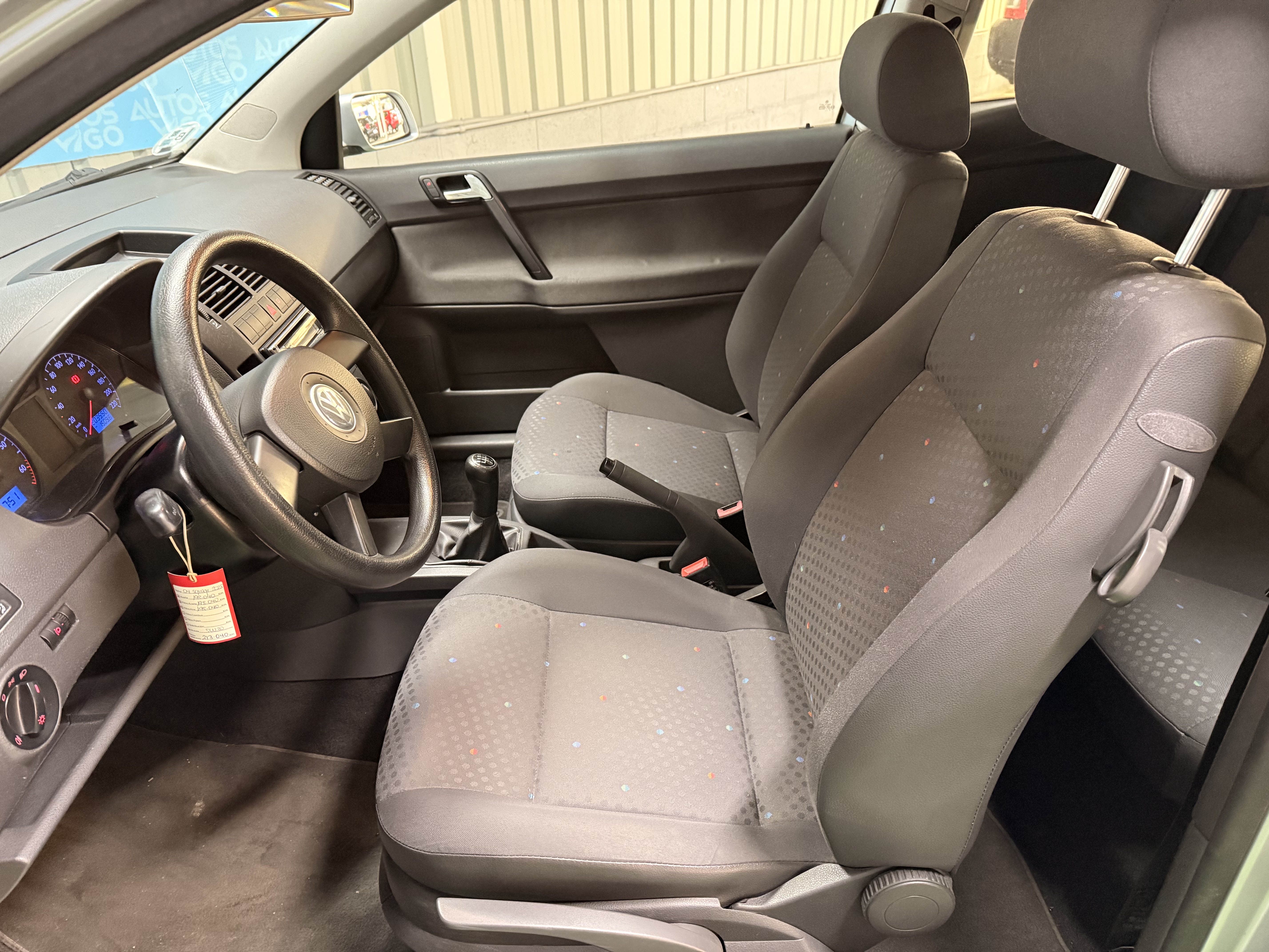 VOLKSWAGEN POLO  1.4 GASOLINA 75CV - Imagen 7