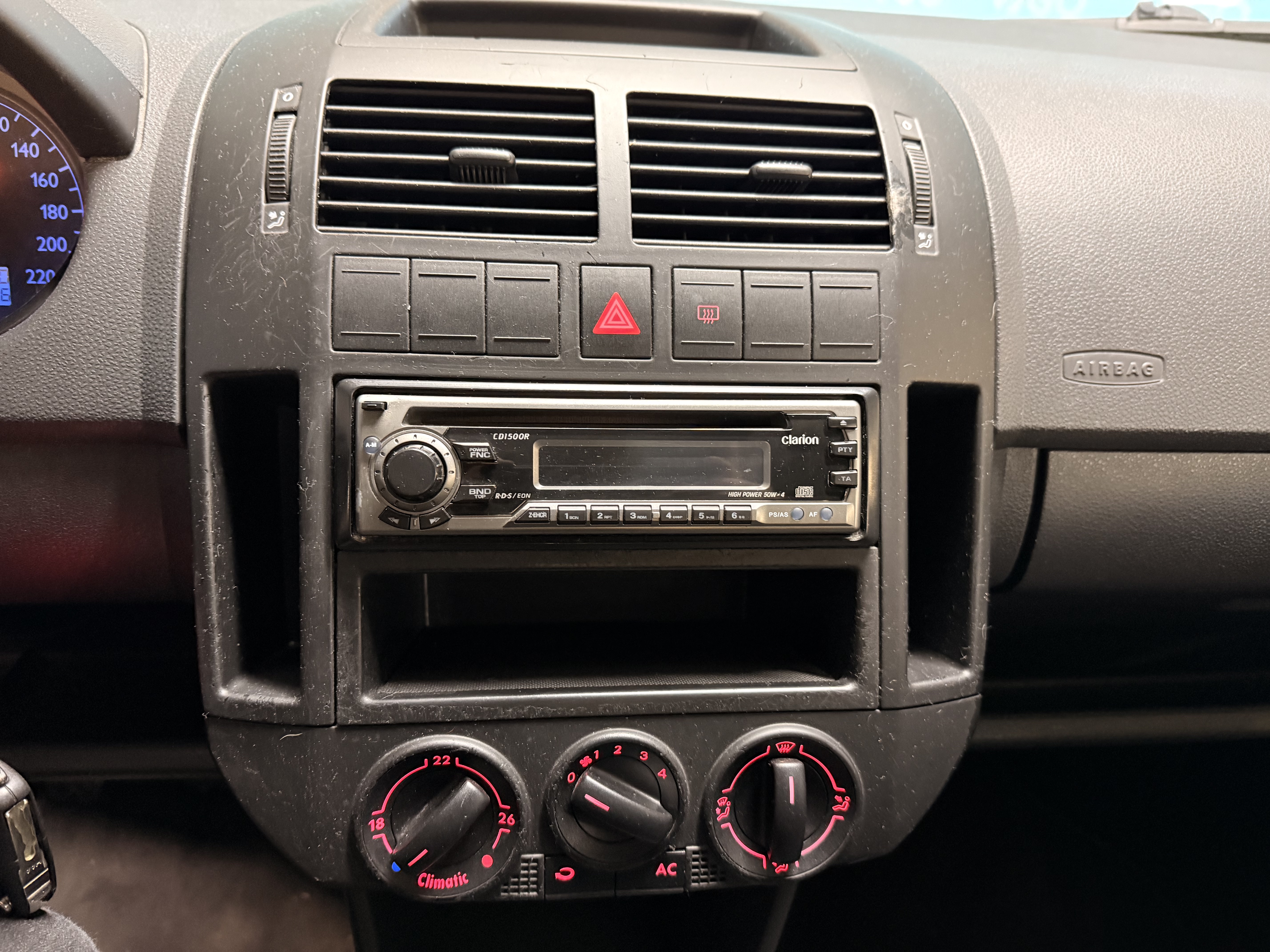 VOLKSWAGEN POLO  1.4 GASOLINA 75CV - Imagen 11