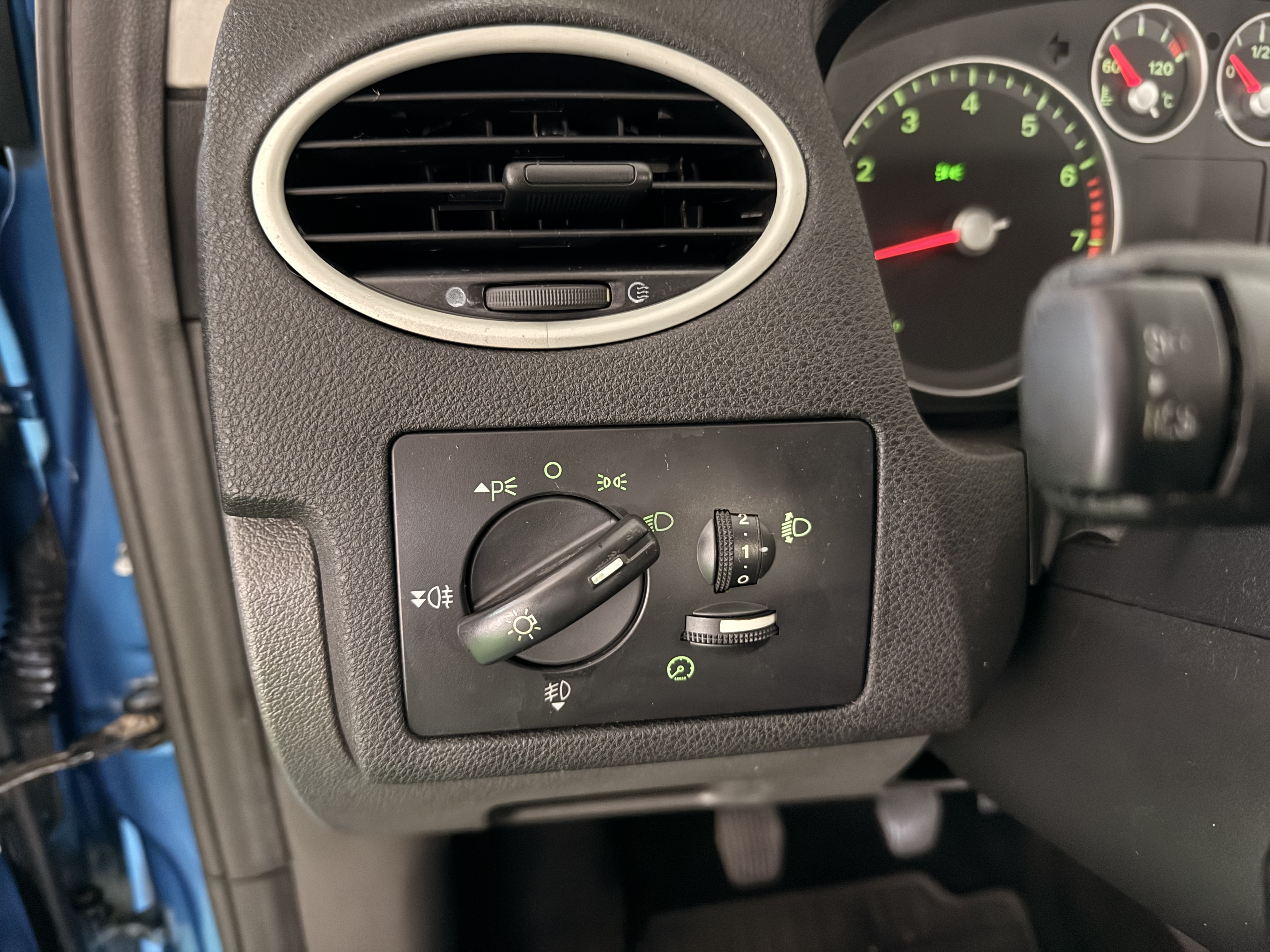 FORD FOCUS 1.6 GASOLINA 100CV - Imagen 11