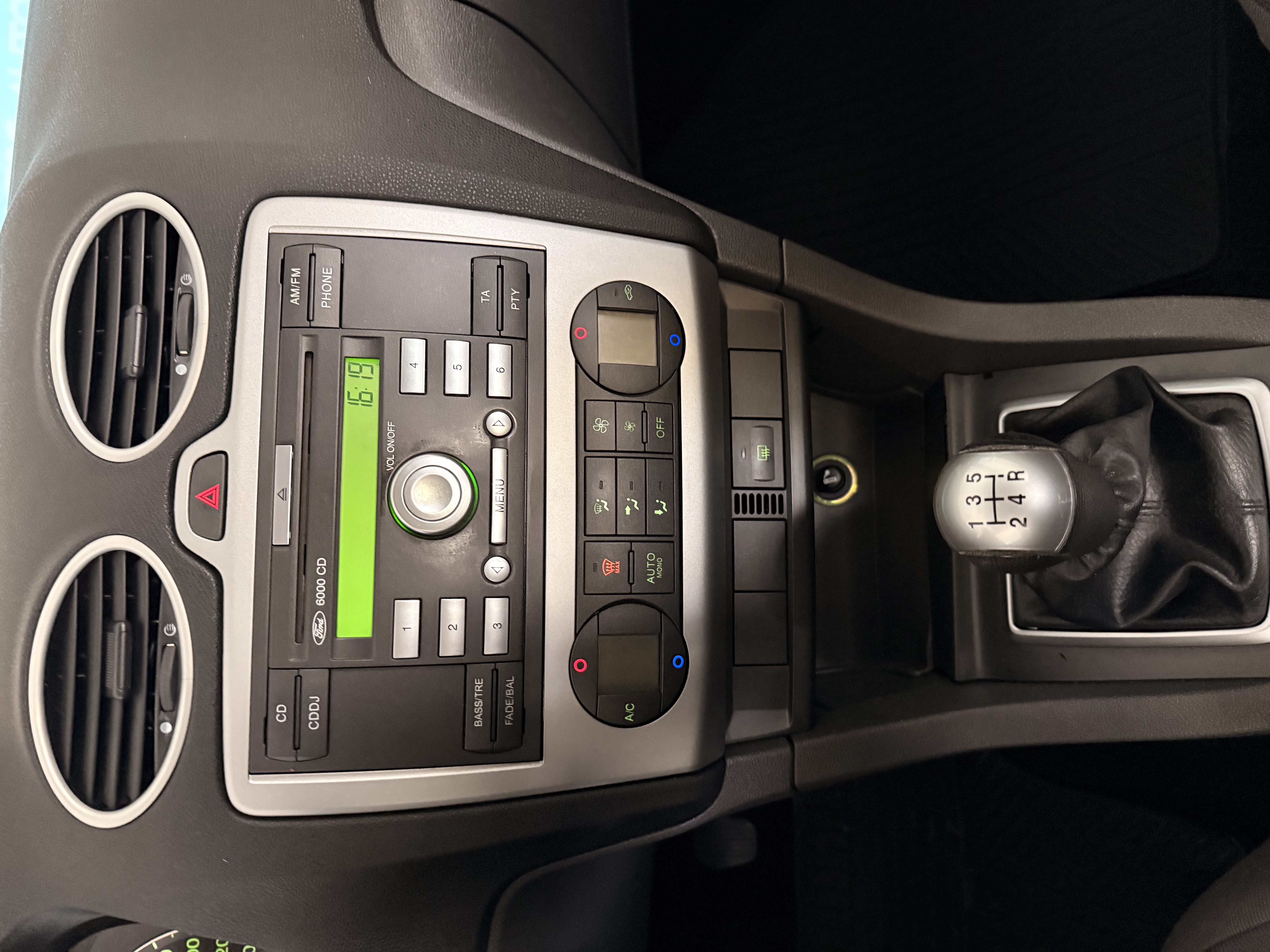 FORD FOCUS 1.6 GASOLINA 100CV - Imagen 9