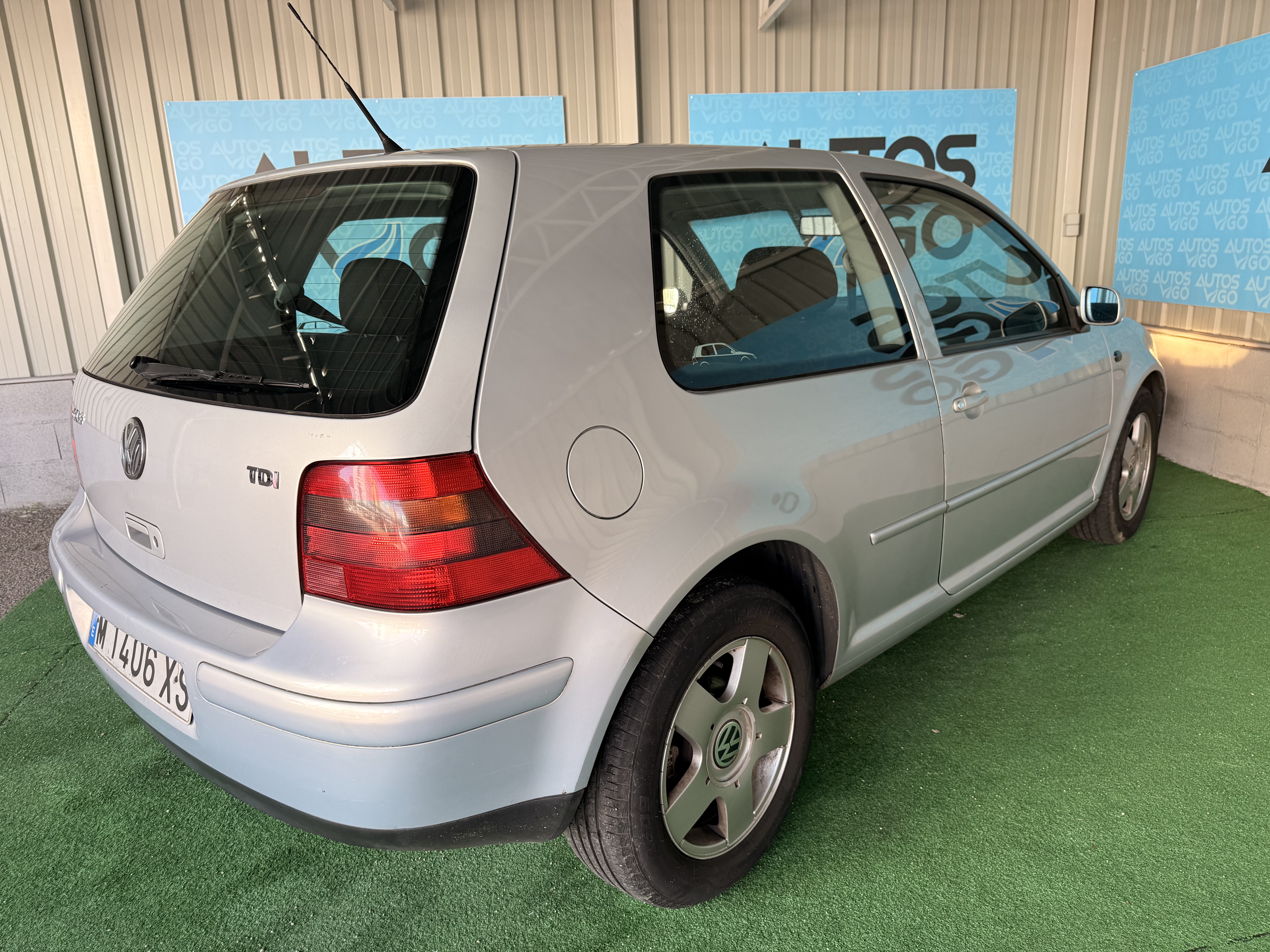 VOLKSWAGEN GOLF IV 1.9 TDI 110CV - Imagen 4