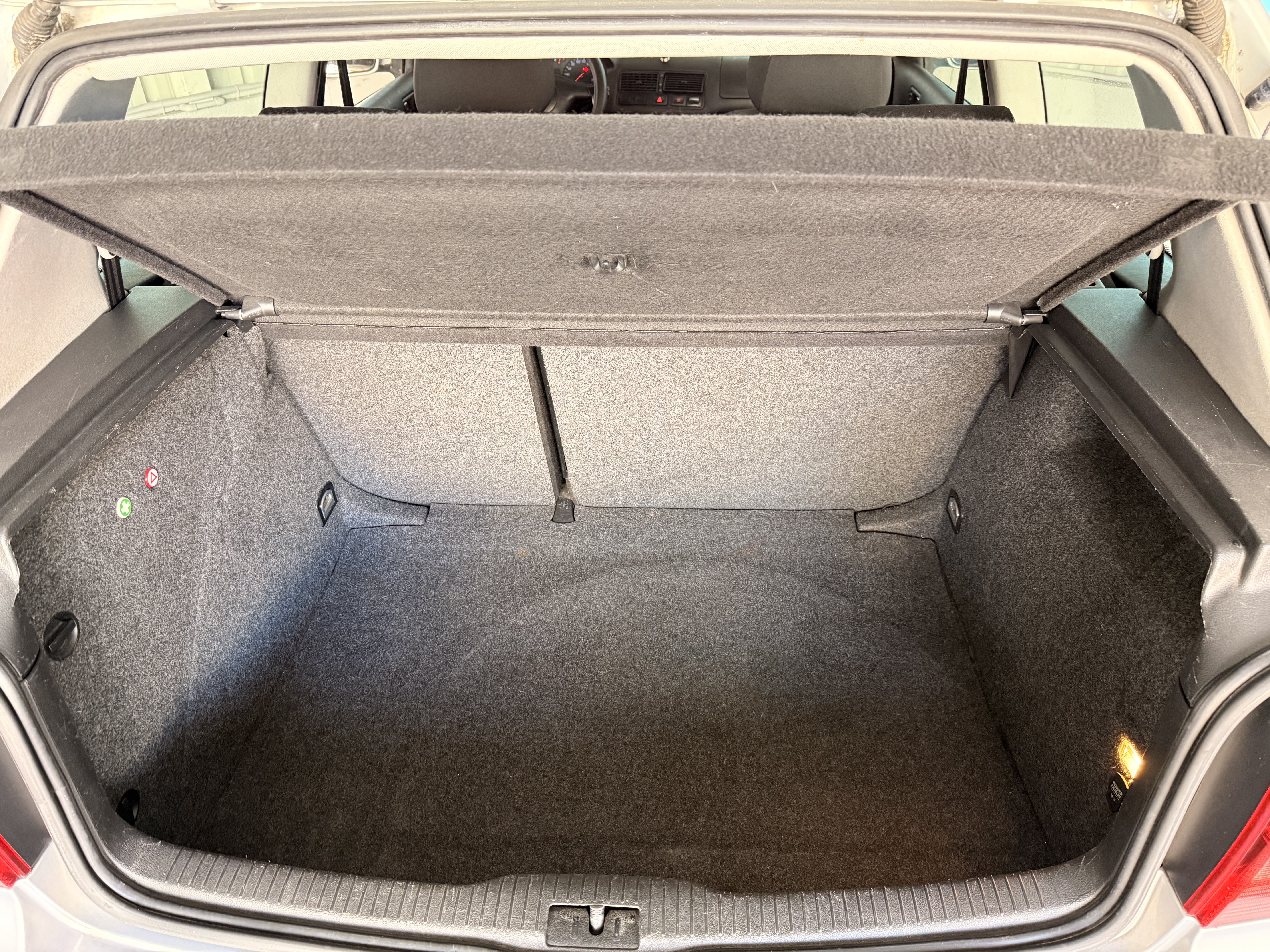 VOLKSWAGEN GOLF IV 1.9 TDI 110CV - Imagen 7