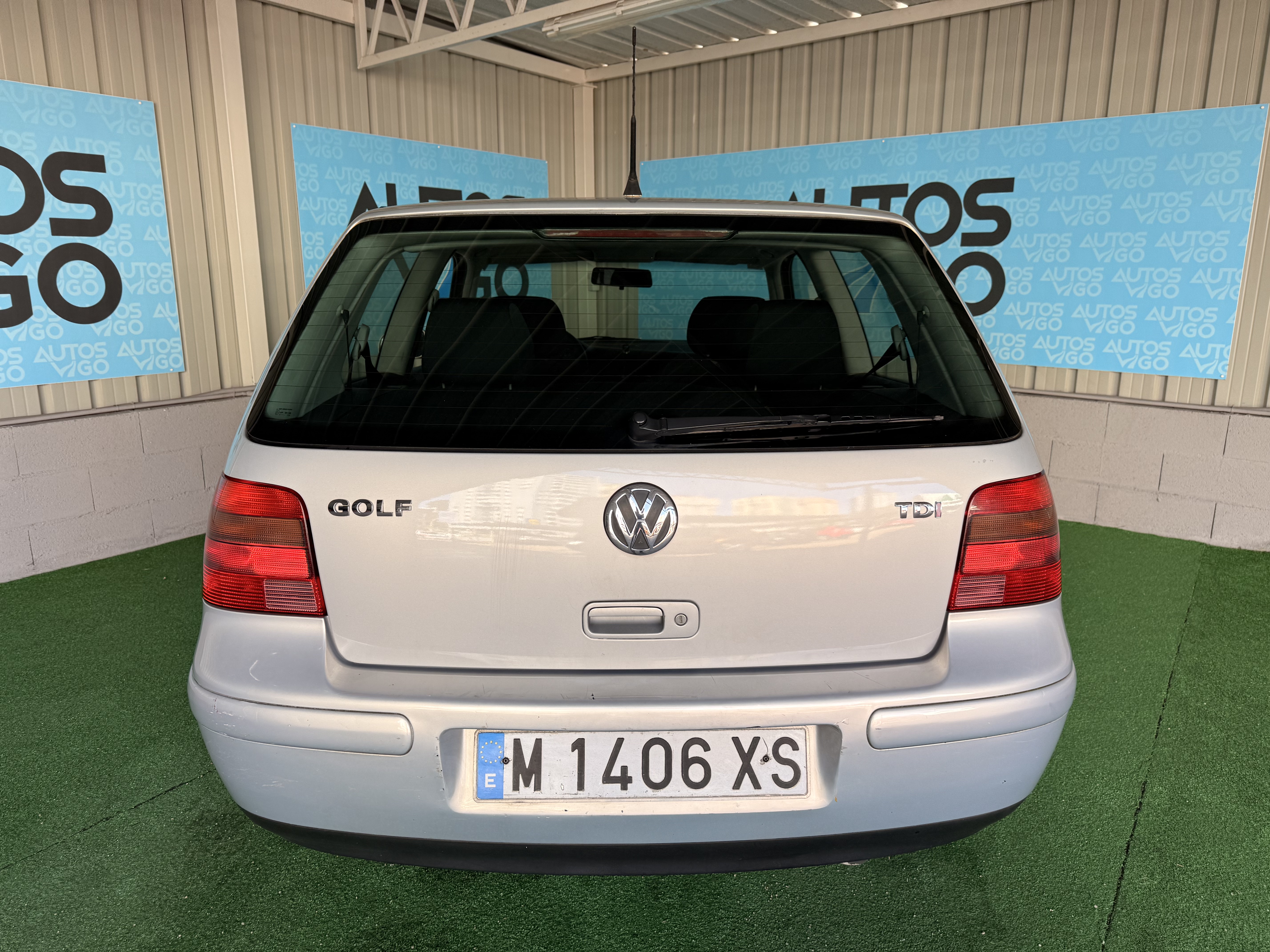 VOLKSWAGEN GOLF IV 1.9 TDI 110CV - Imagen 6
