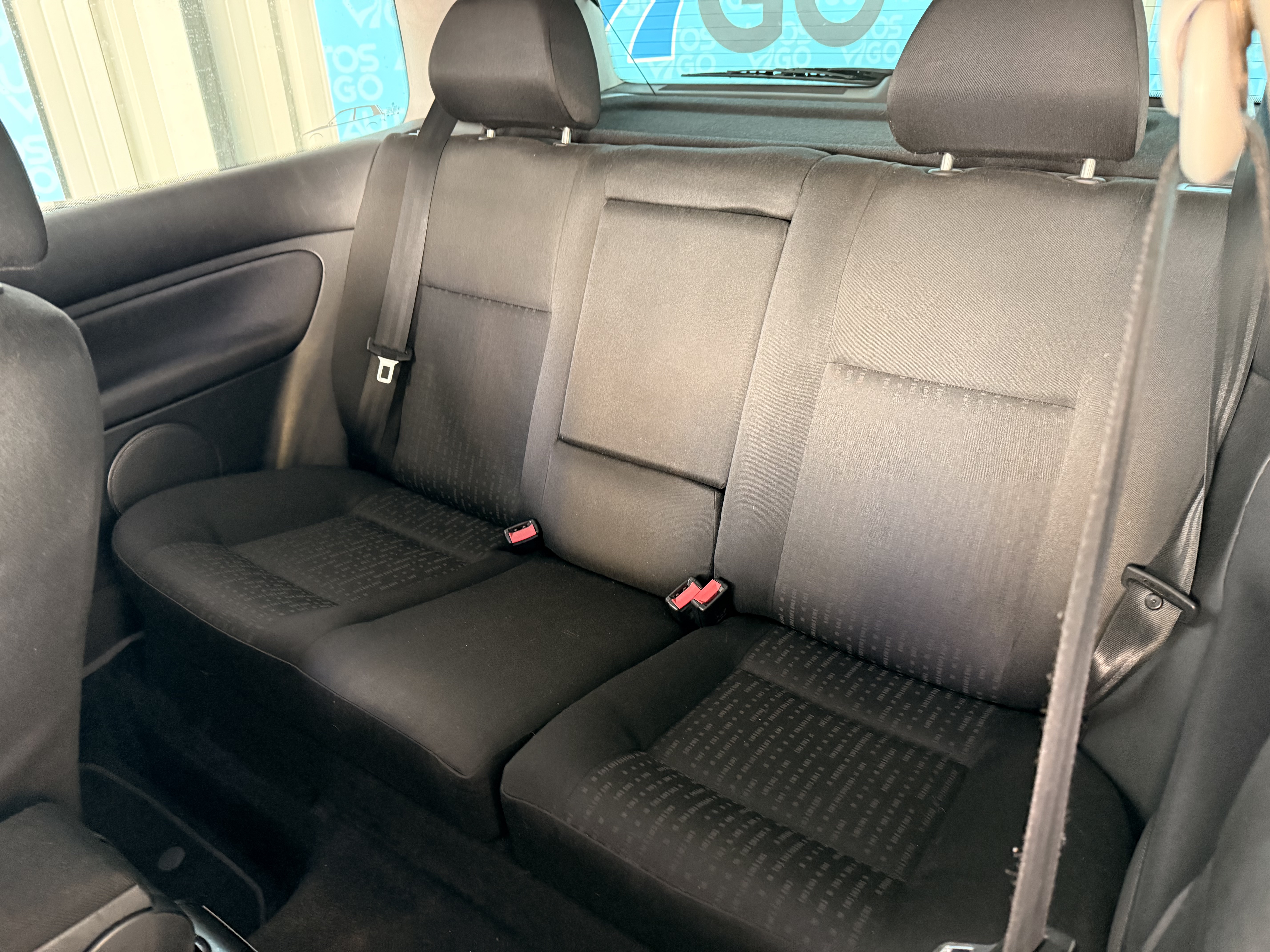 VOLKSWAGEN GOLF IV 1.9 TDI 110CV - Imagen 10