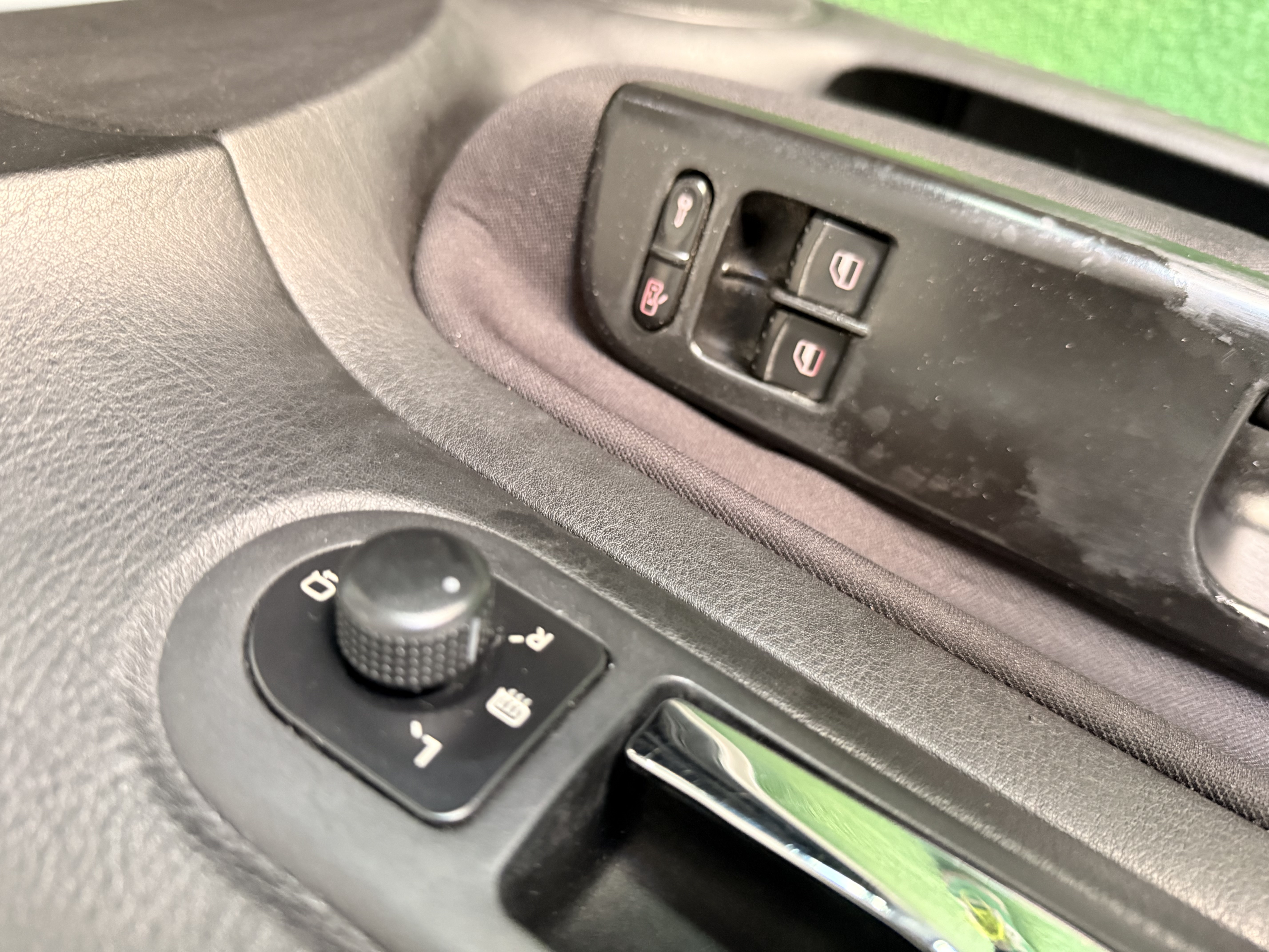 VOLKSWAGEN GOLF IV 1.9 TDI 110CV - Imagen 11