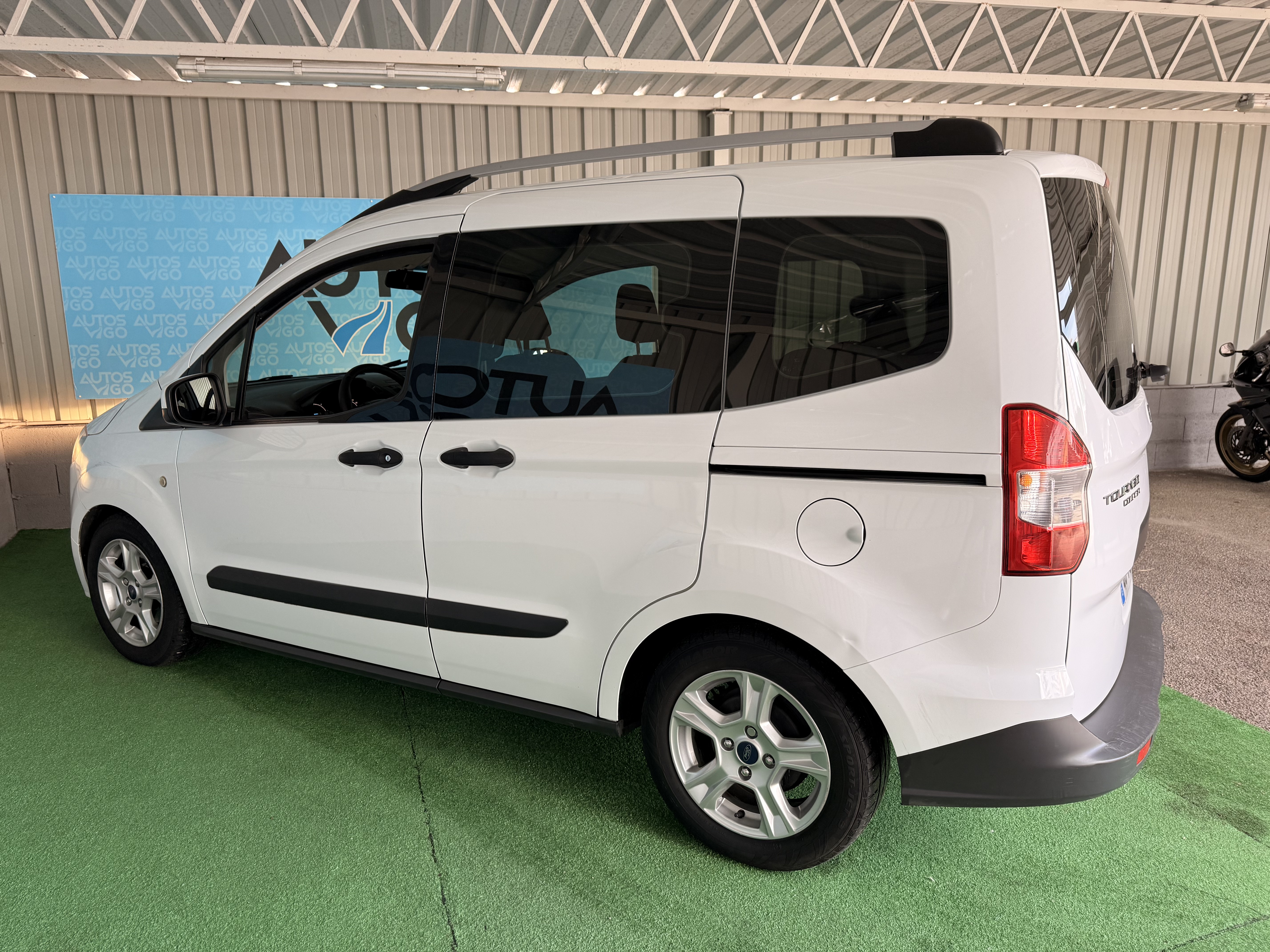 FORD TOURNEO COURIER TDCI - Imagen 4