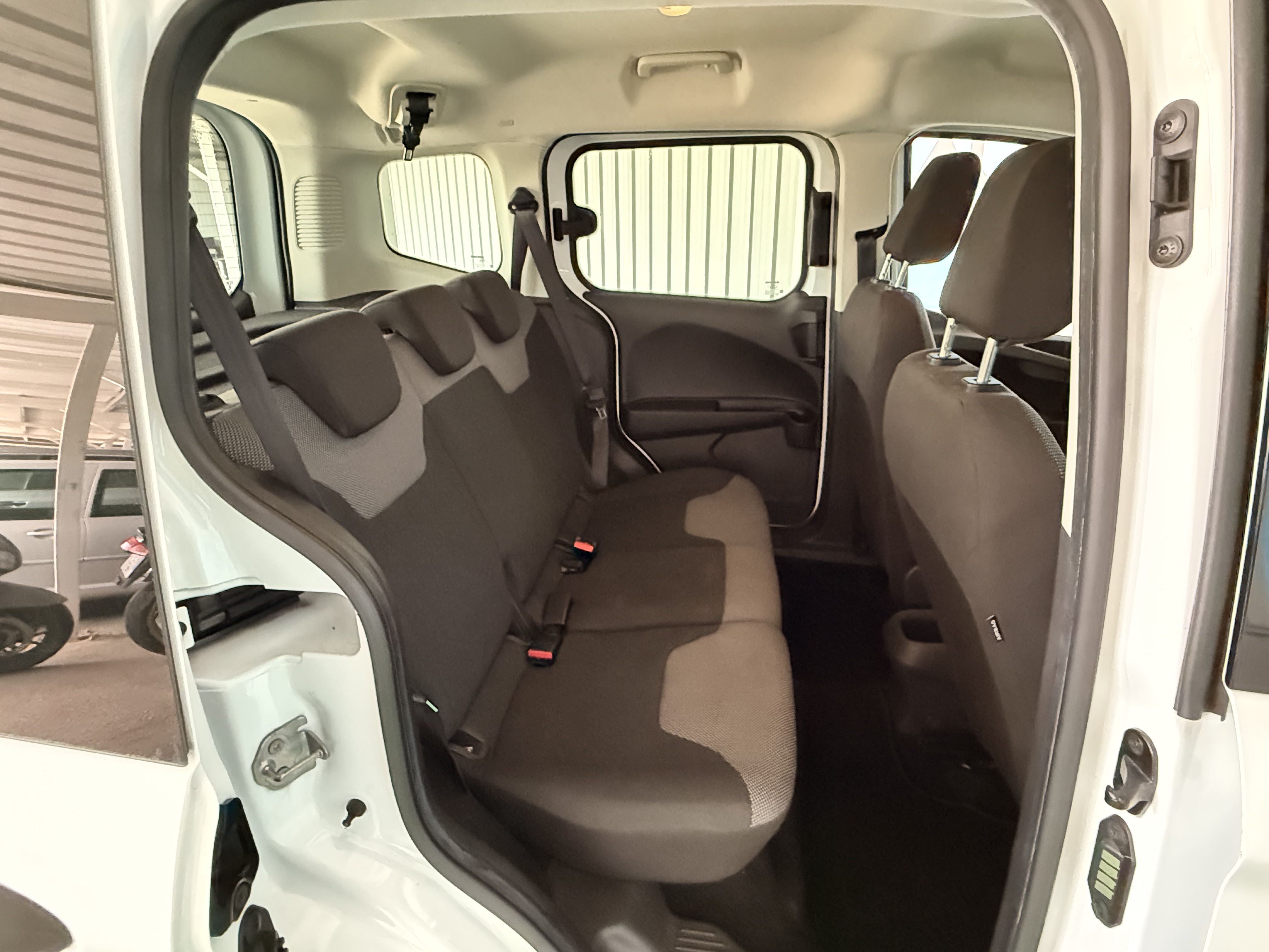 FORD TOURNEO COURIER TDCI - Imagen 14