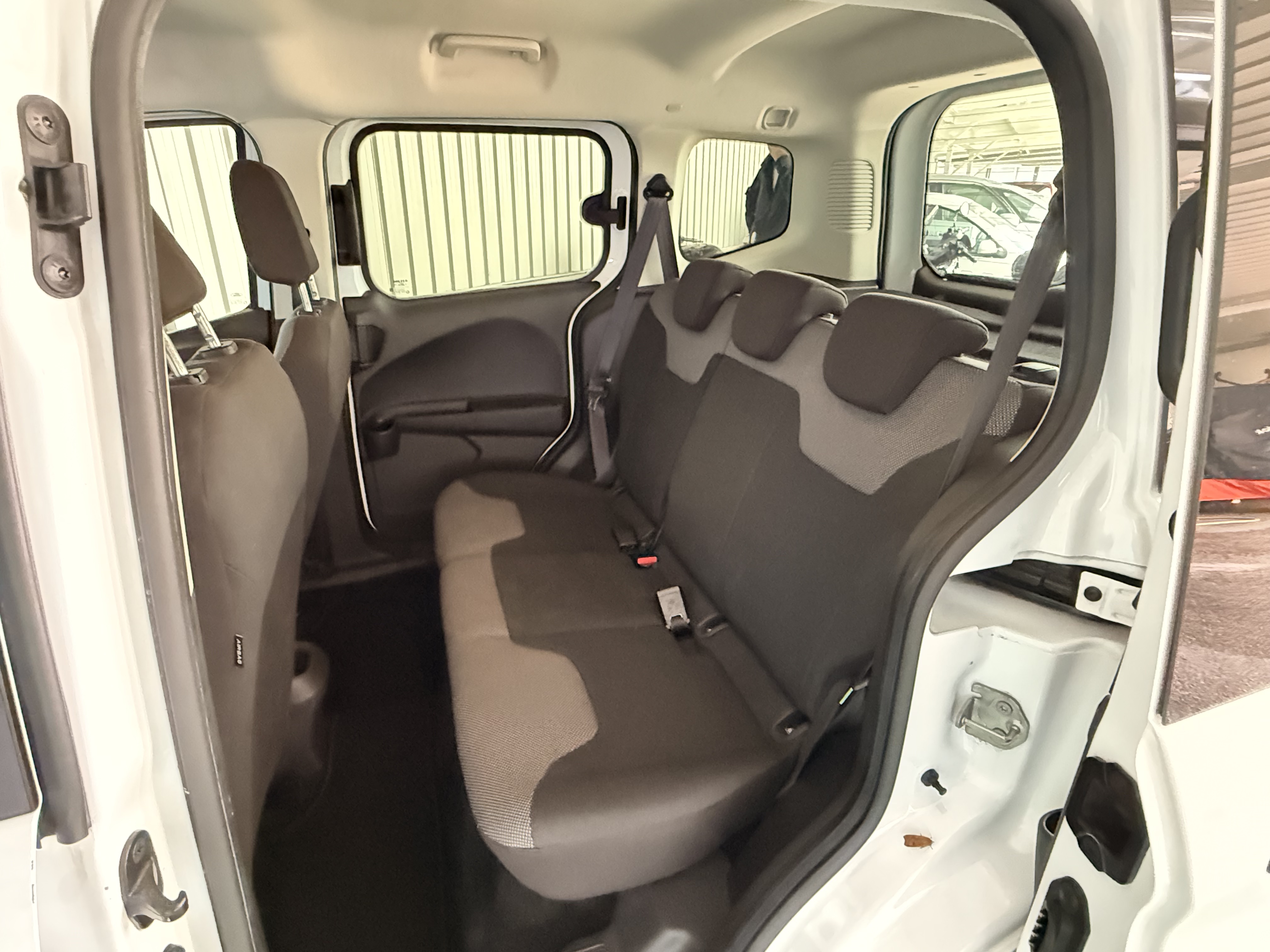 FORD TOURNEO COURIER TDCI - Imagen 15