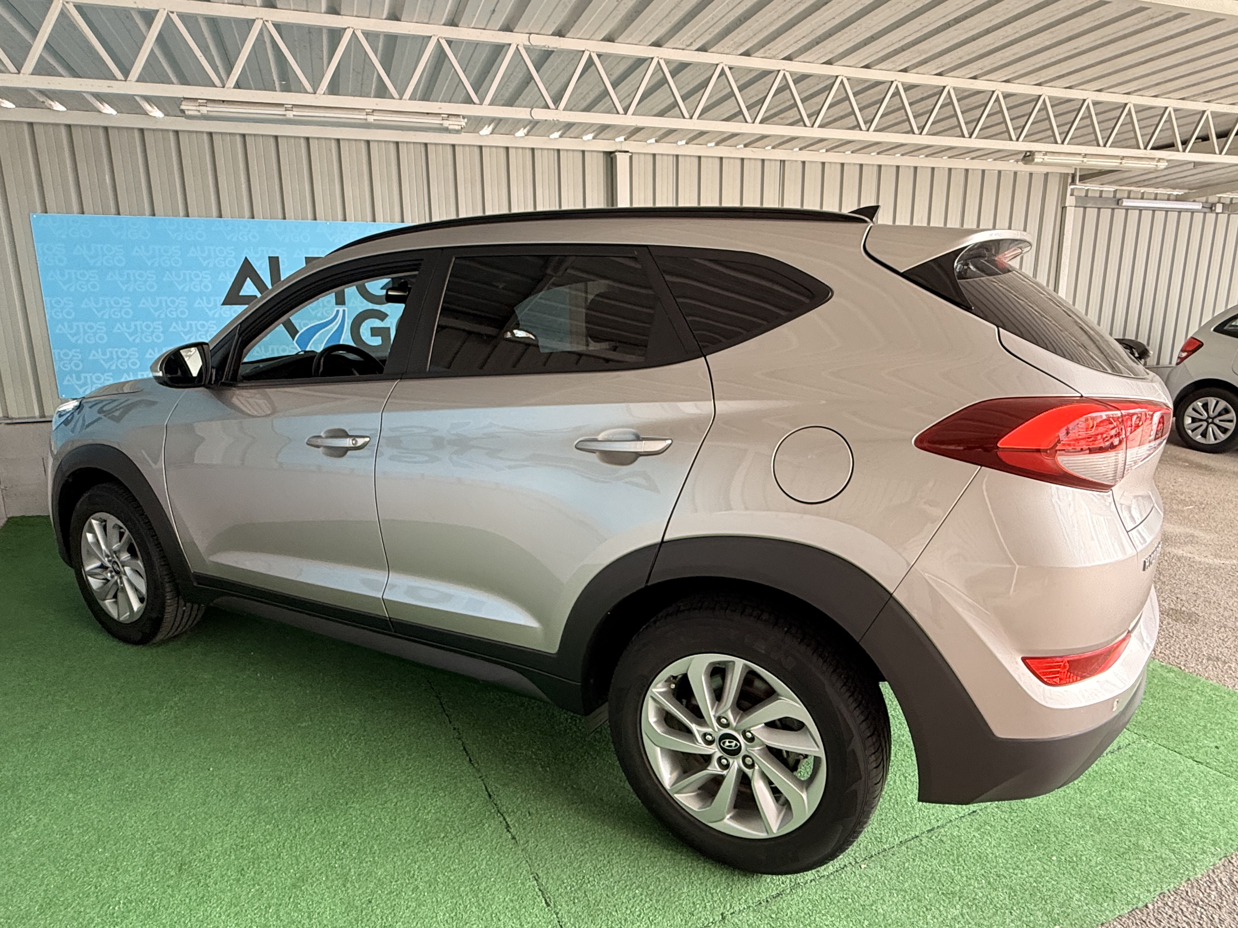 HYUNDAI TUCSON 1.7 CRDI 115CV 25 ANIVERSARIO - Imagen 4