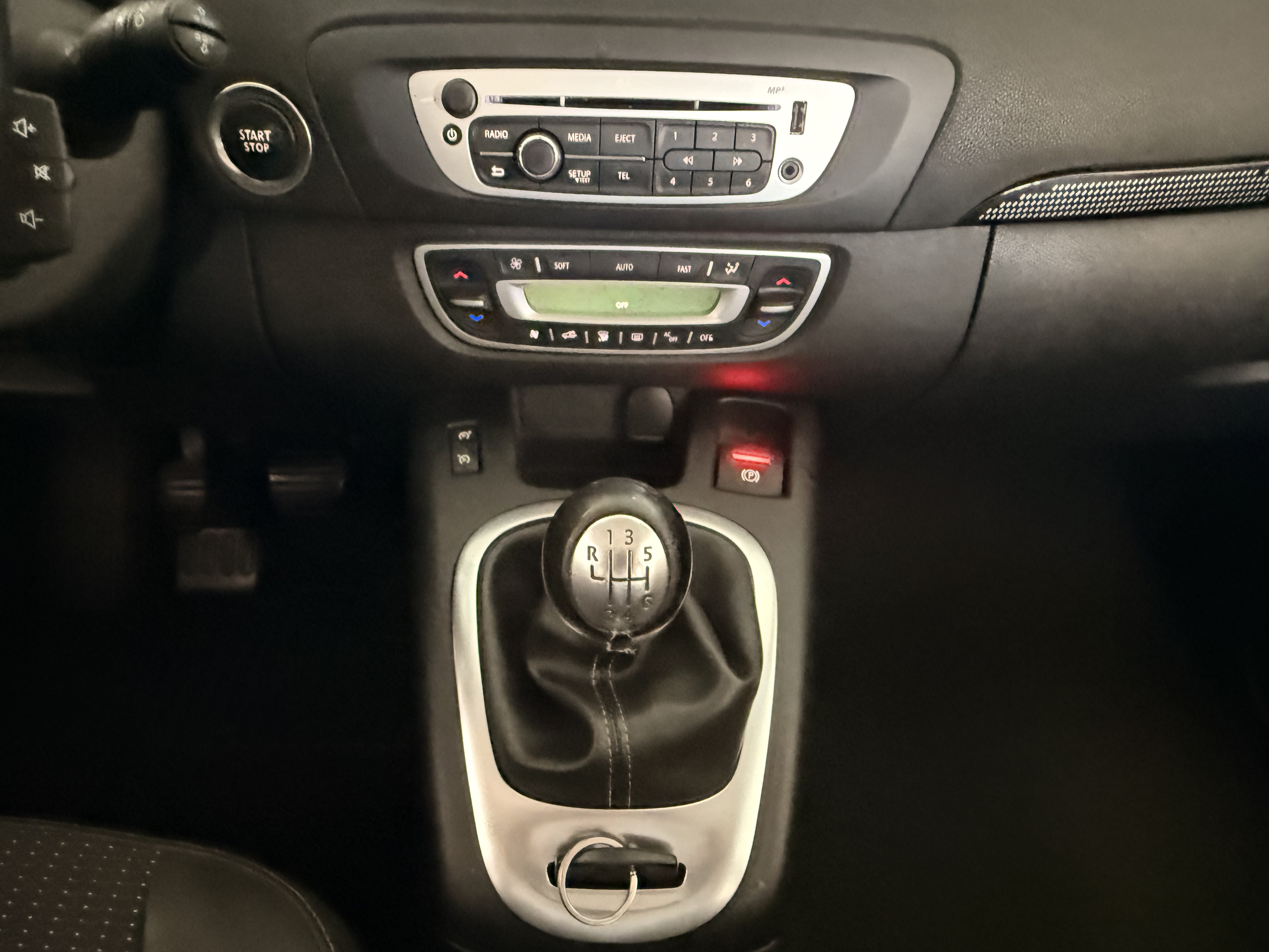 RENAULT SCENIC 1.5 DCI 110CV - Imagen 8