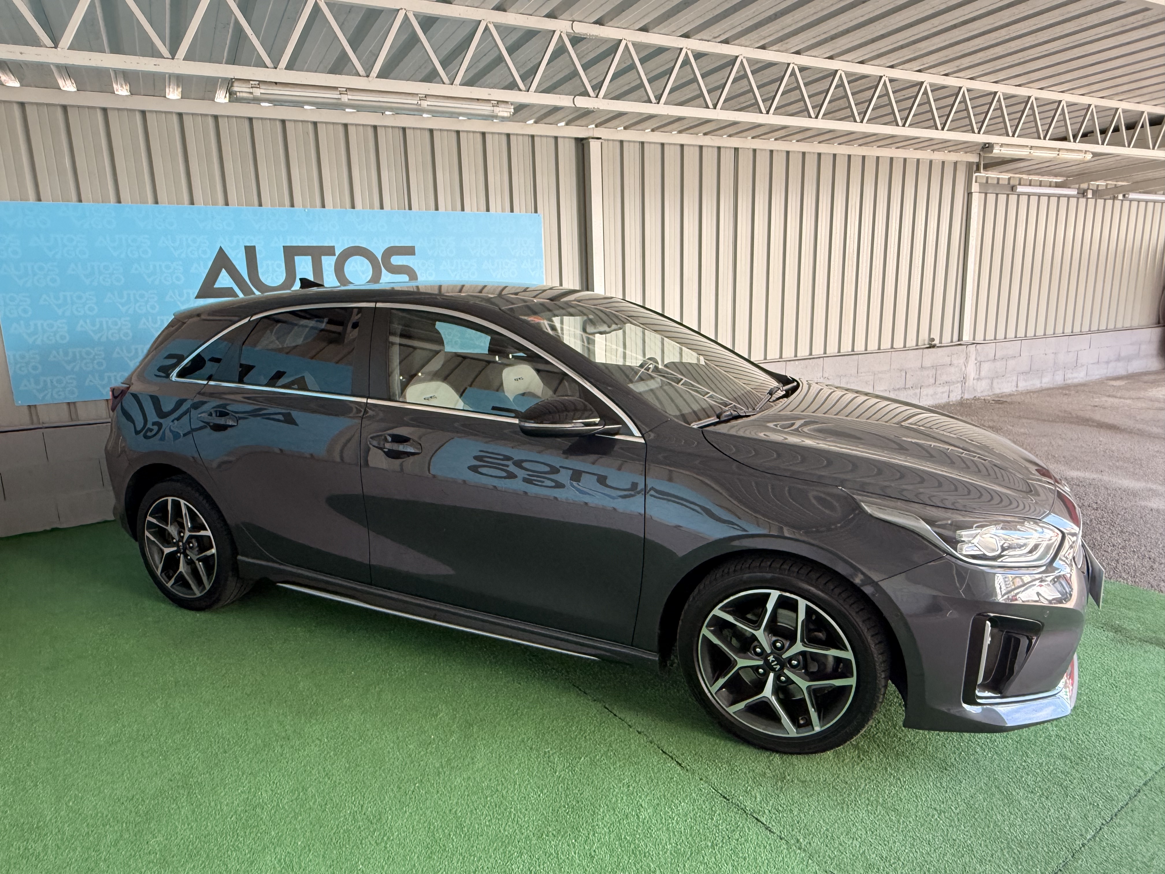 KIA CEED GT LINE 1.6 CRDI 136 CV (HYBRID) - Imagen 4