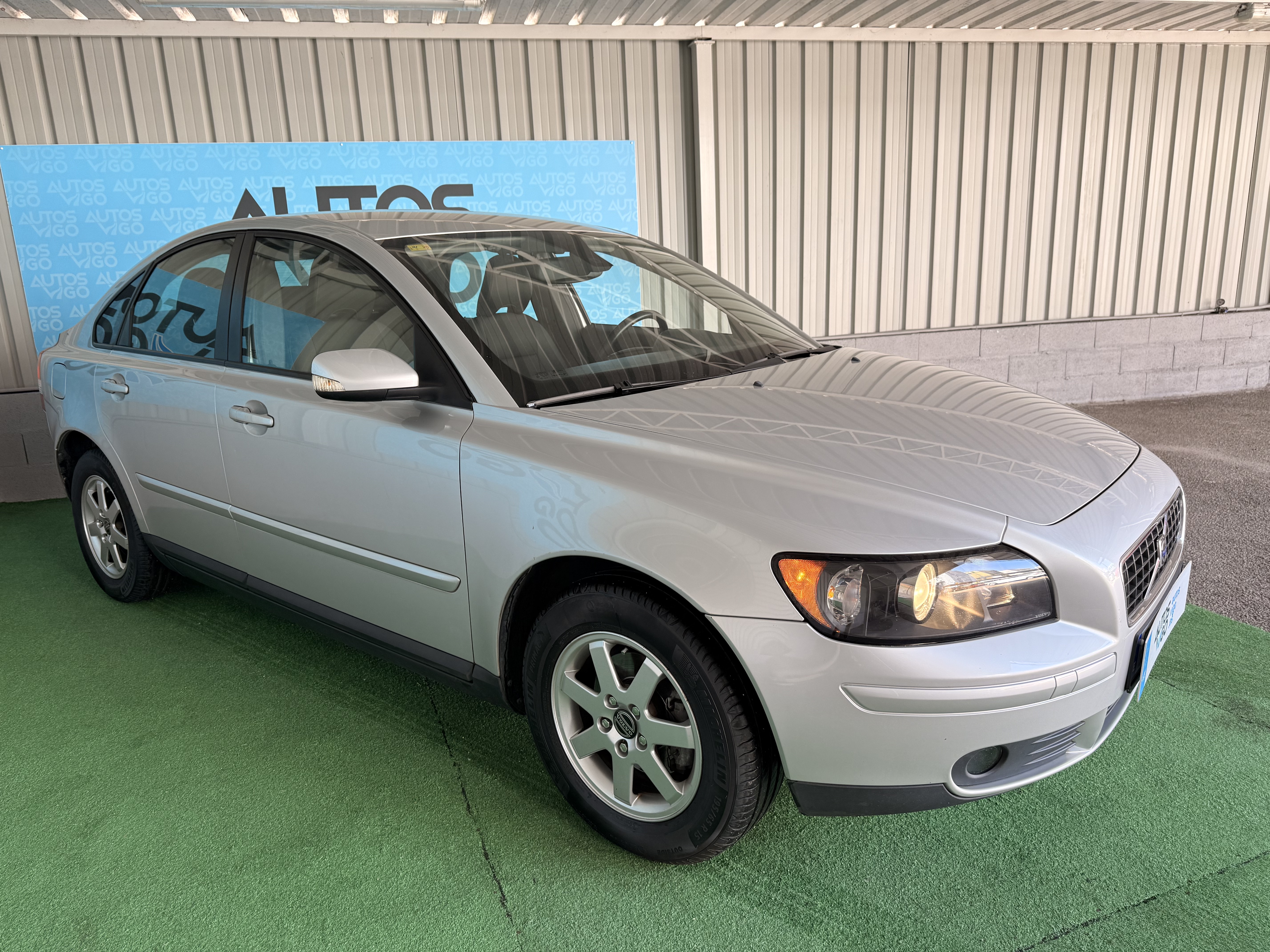 VOLVO S40 MOMENTUM 1.6 GASOLINA 100CV