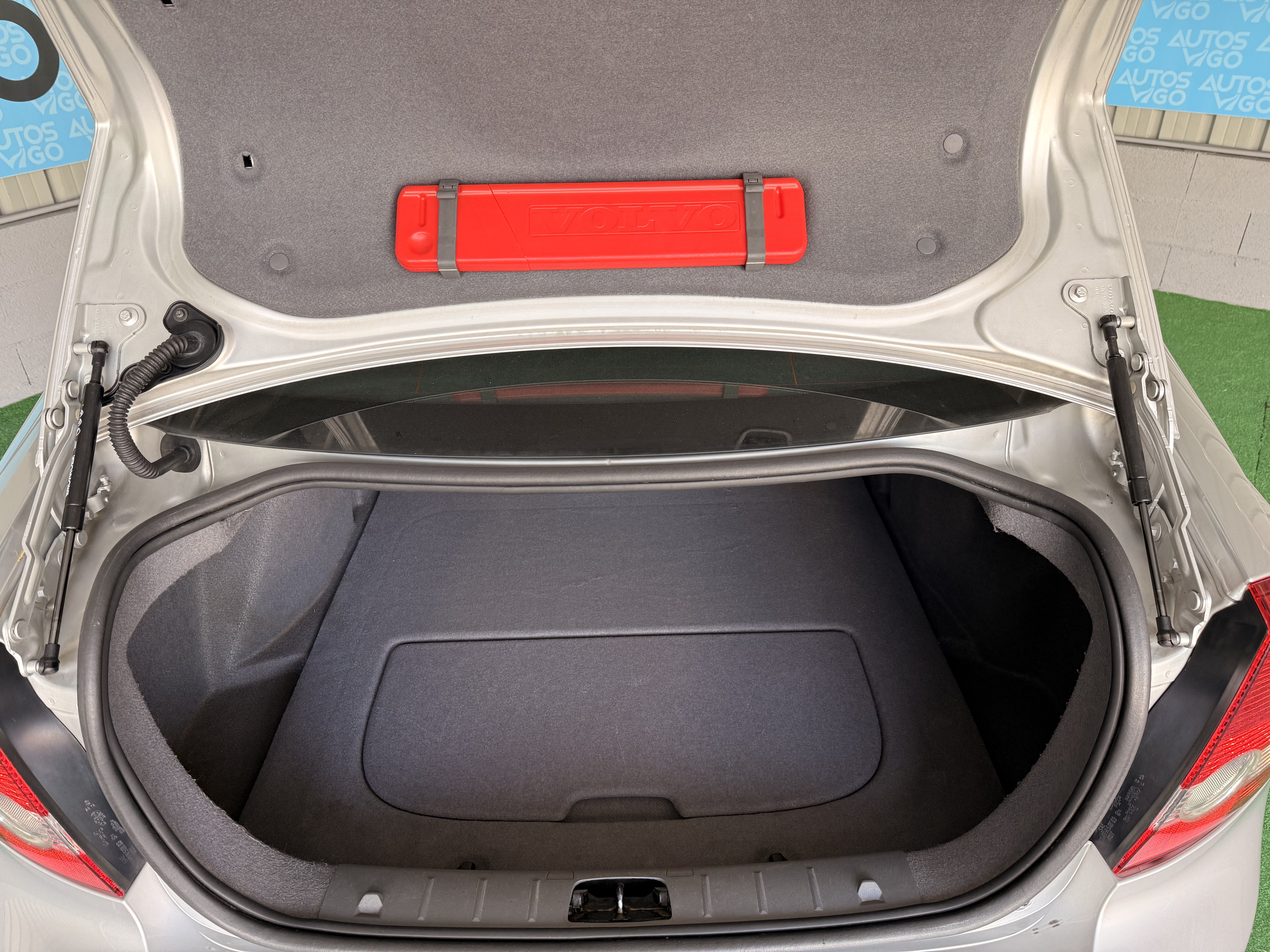 VOLVO S40 MOMENTUM 1.6 GASOLINA 100CV - Imagen 8