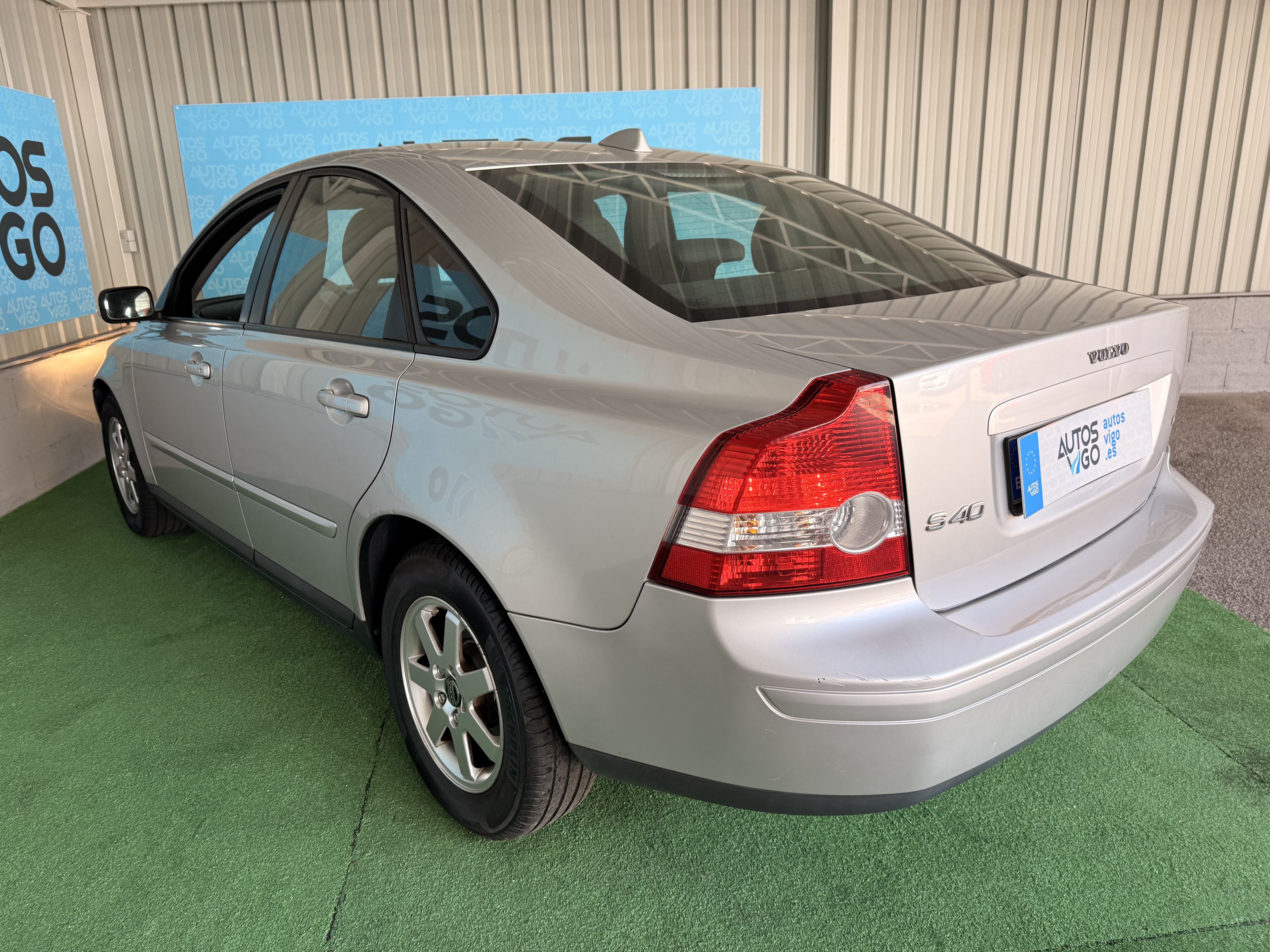 VOLVO S40 MOMENTUM 1.6 GASOLINA 100CV - Imagen 4